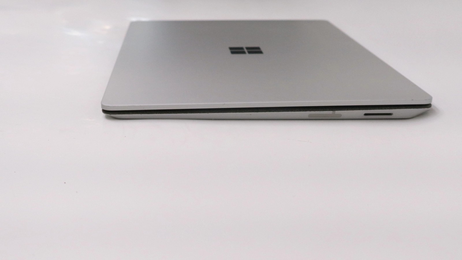 Microsoft Surface Laptop i5-7300u 8GB 256GB – Good