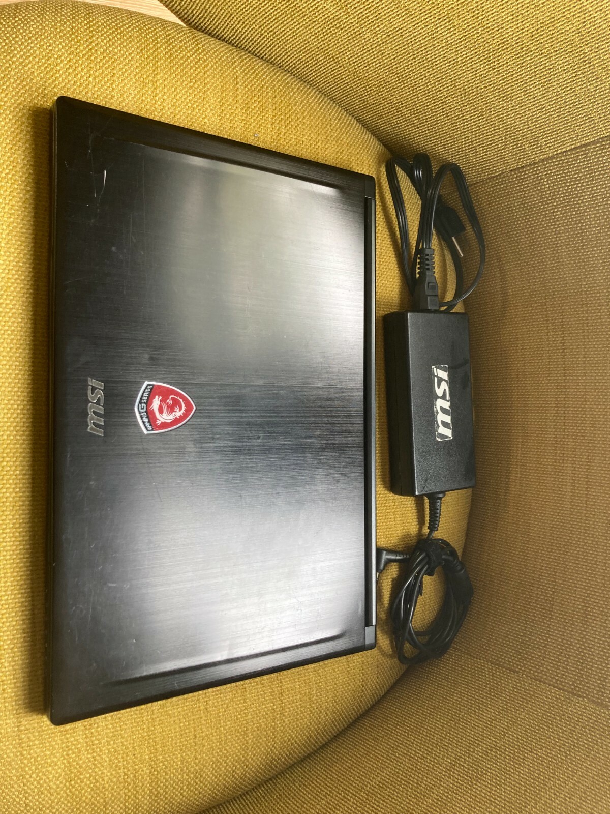 MSI GS63VR 6RF i7-6700HQ 15.6 GTX 1060 Gaming Laptop (DOES NOT POST BIOS)