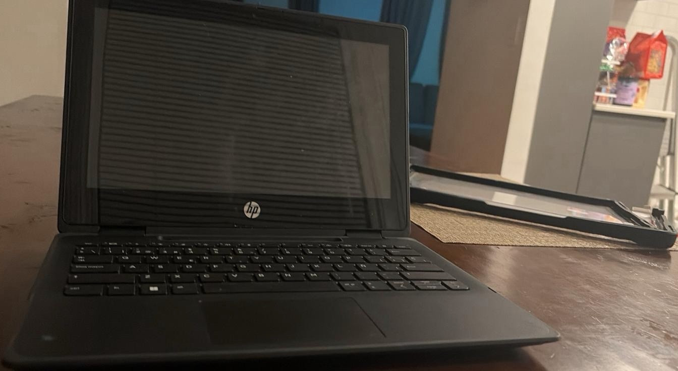 HP 11″ Notebook Laptop N200 8GB RAM Win11 Pro Windows 11 Pro Black w/ hard case.