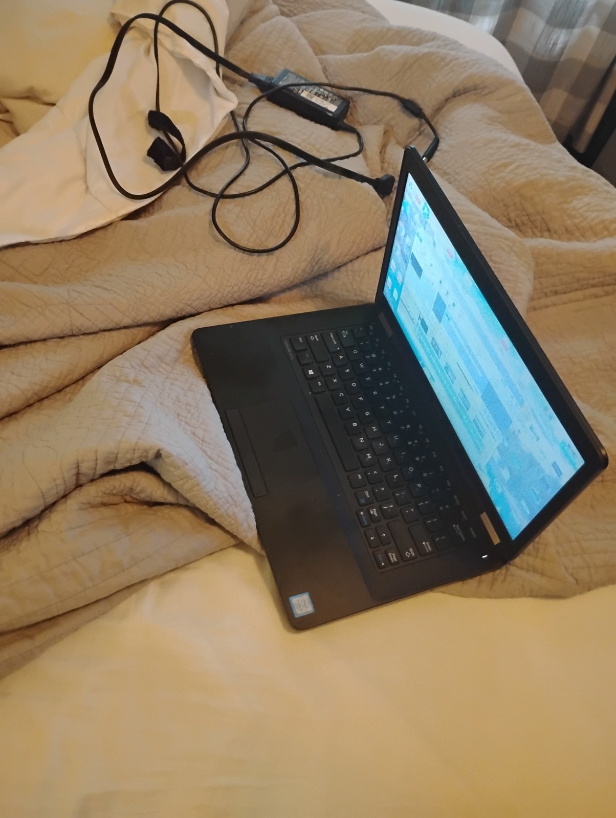 Dell Latitude E5470 14″ Core i7-6600U 2.60GHZ 8GB RAM 500GB HDD Windows 11 Home