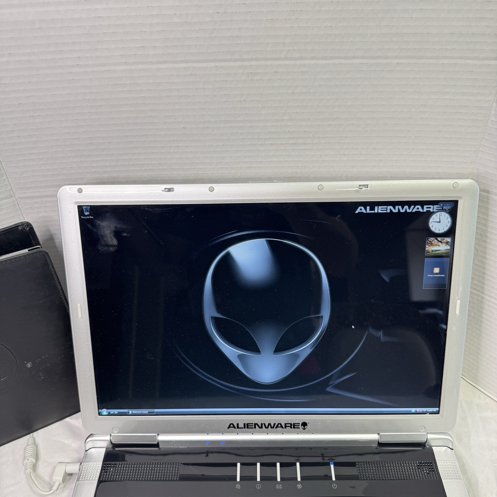 Alienware M5700i R2 17” Windows Vista Ultimate Area 51 Vintage Gaming Laptop