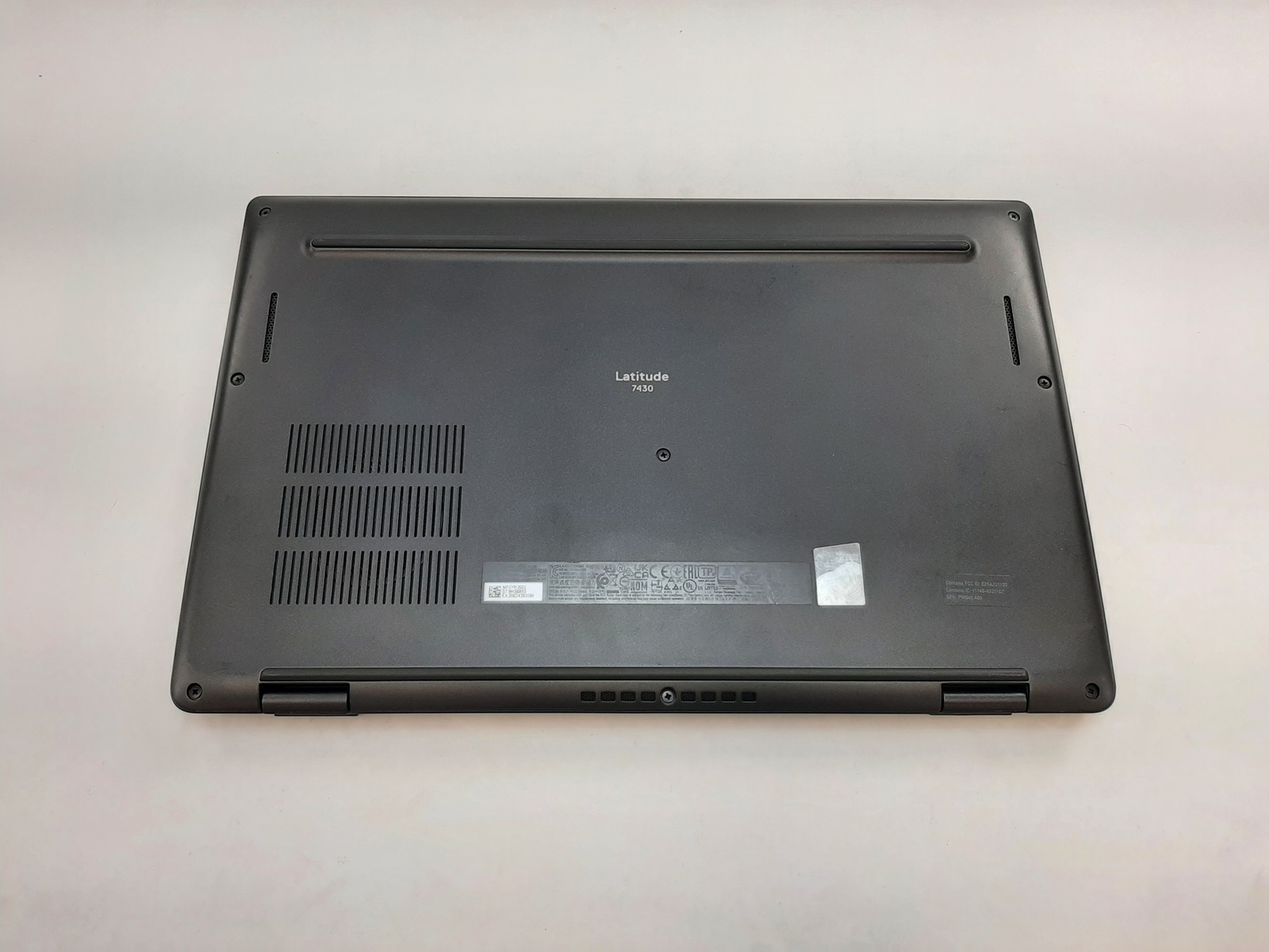 Dell Latitude 7430 i7-1270P 2.20GHz 32GB RAM 256GB NVMe Marks Part/Repair C3*385