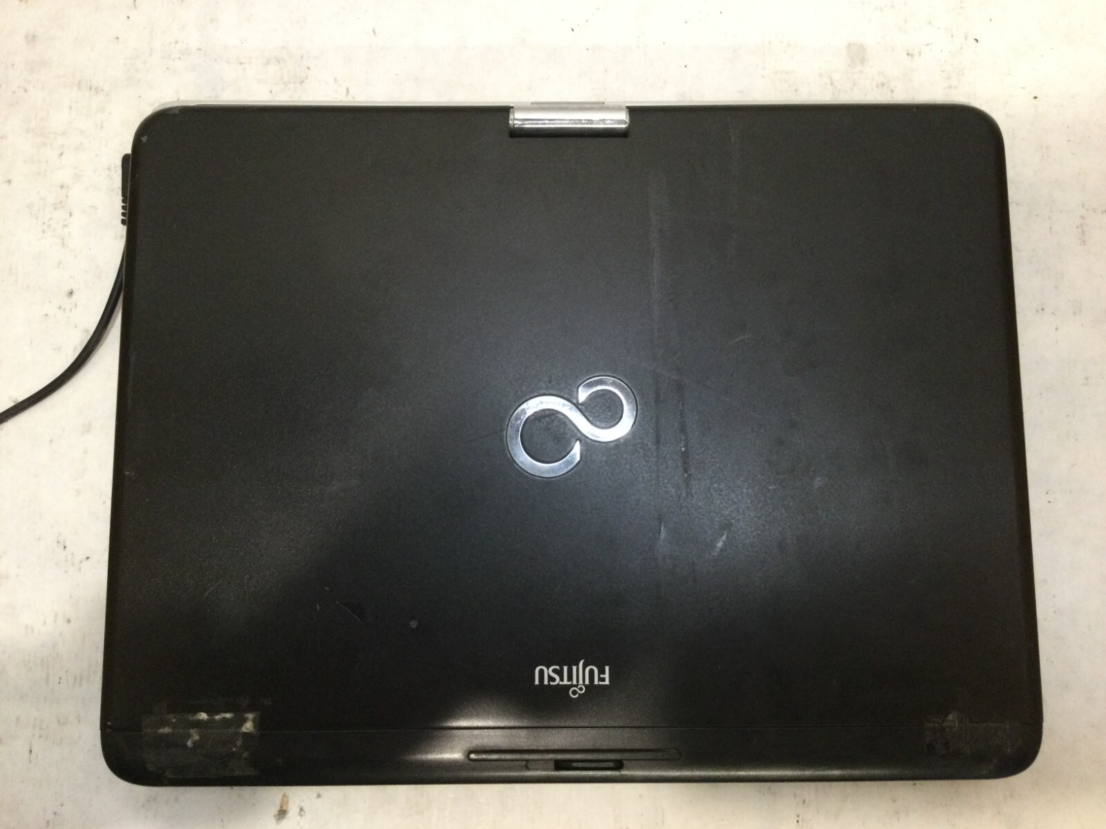 Fujitsu Lifebook T731 13.3” / Intel i5-2410M @ 2.30GHz (CRACKED/MISSING PARTS)MR