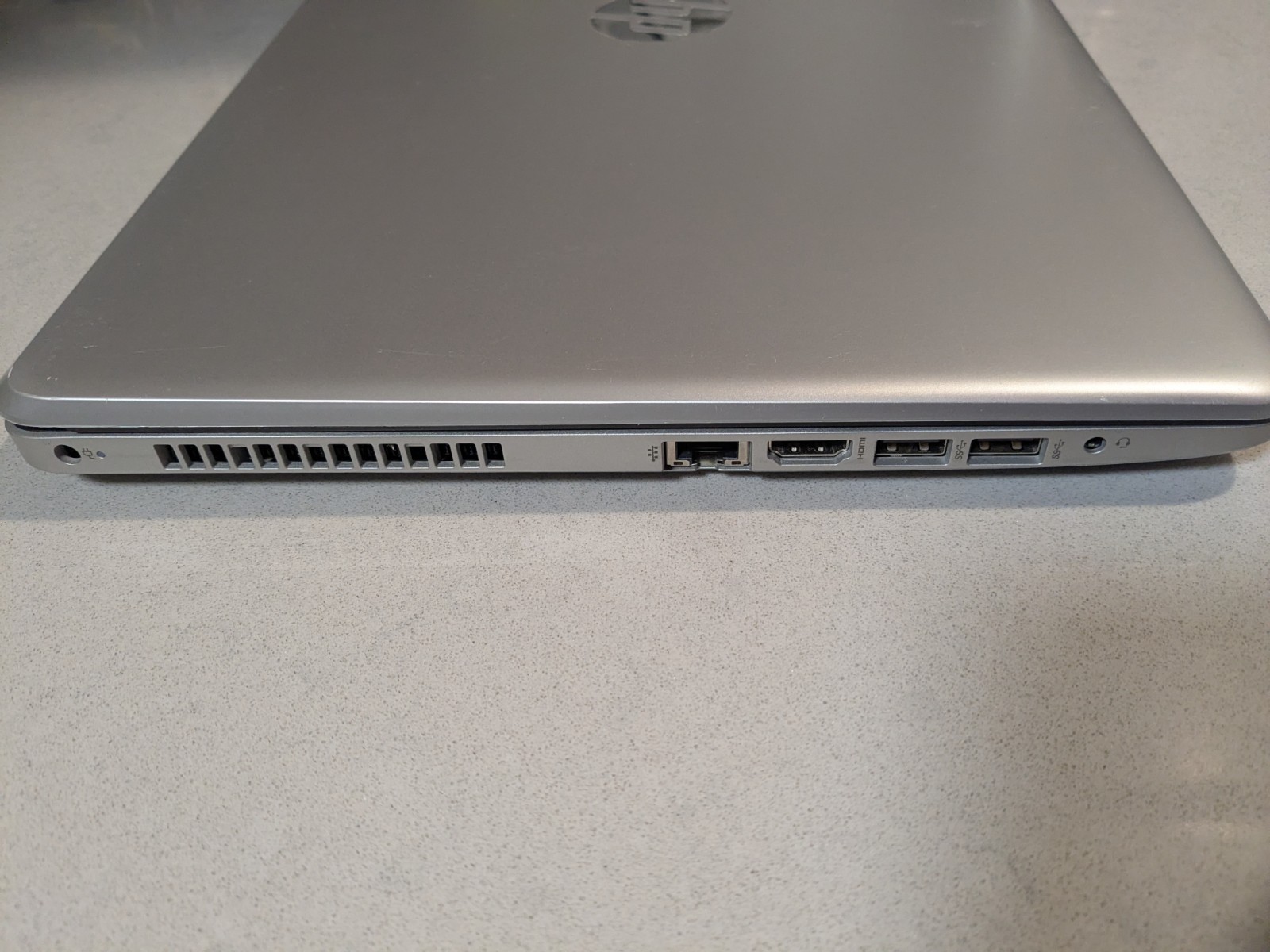 HP 15-bs062st Laptop 15.6″ Core i3 2.40GHz 6GB 1TB HDD Win10 Gray