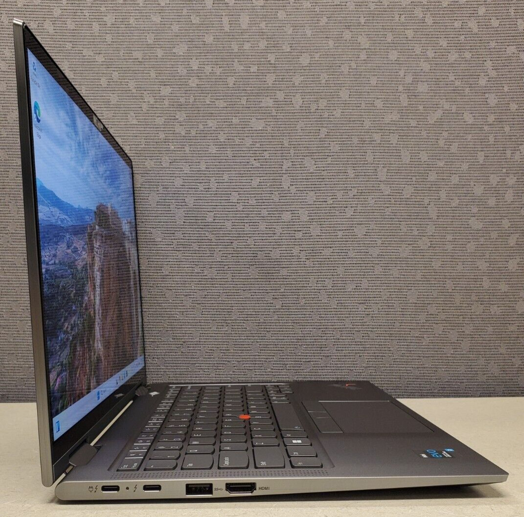 Lenovo ThinkPad X1 Yoga G6 laptop w/power adapter