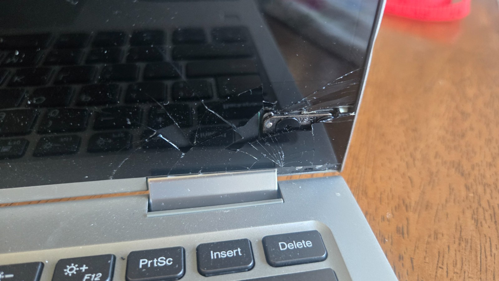 Lenovo YOGA 730-13IKB 81CT Core i5-8250U @1.6GHz 8GB Ram – NO SSD, FOR PARTS