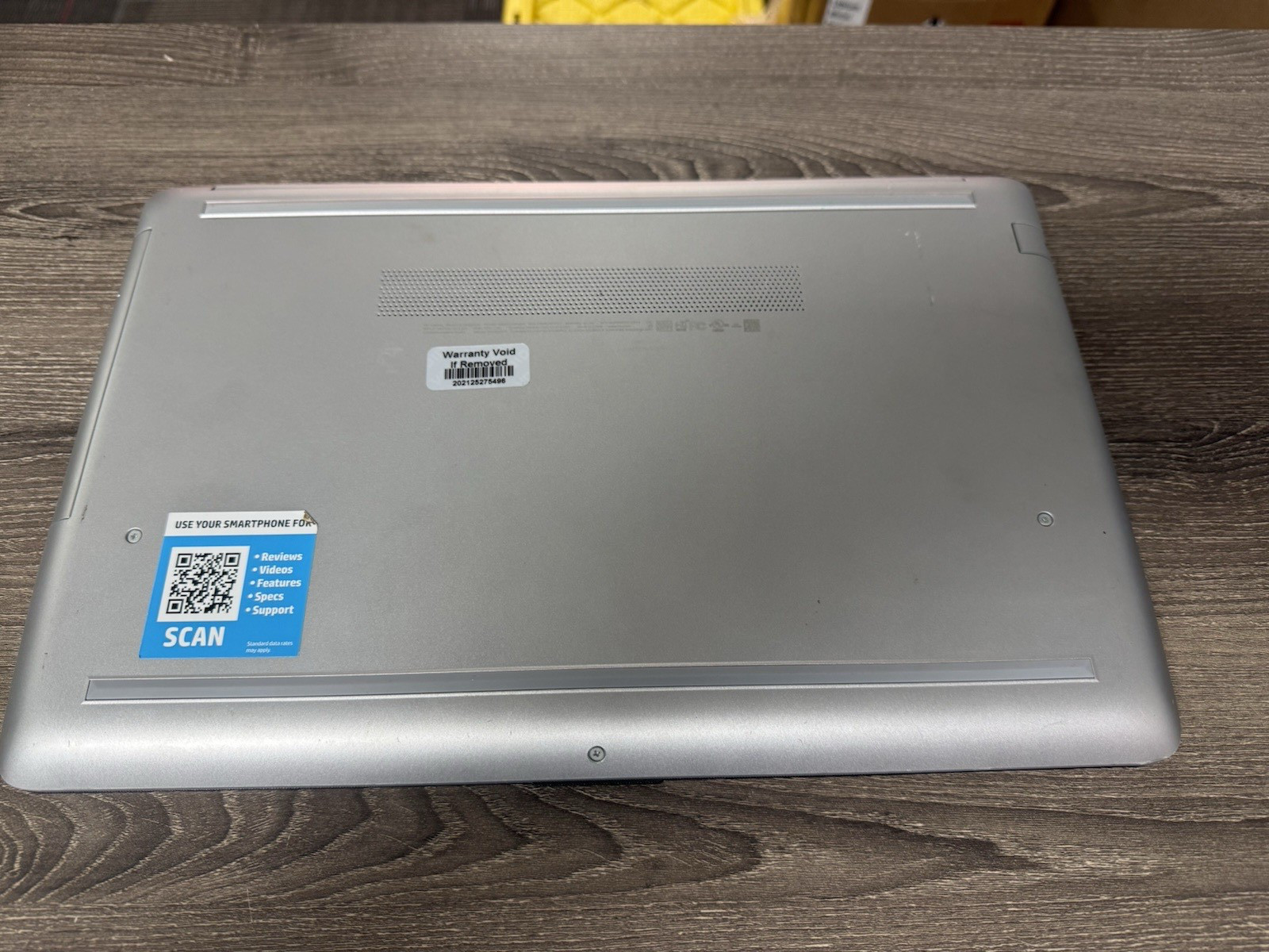 HP Laptop 15-db0031nr 15-inch 3.1GHZ AMD A9 4GB RAM 1TB Hard Drive WEAK BATTERY