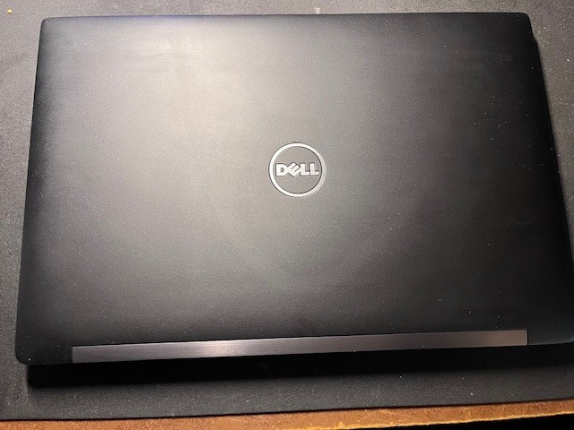 Linux Mint Fast Dell 14″ Laptop i3-7thgen 8GB 128GB SSD, New Battery, Warranty