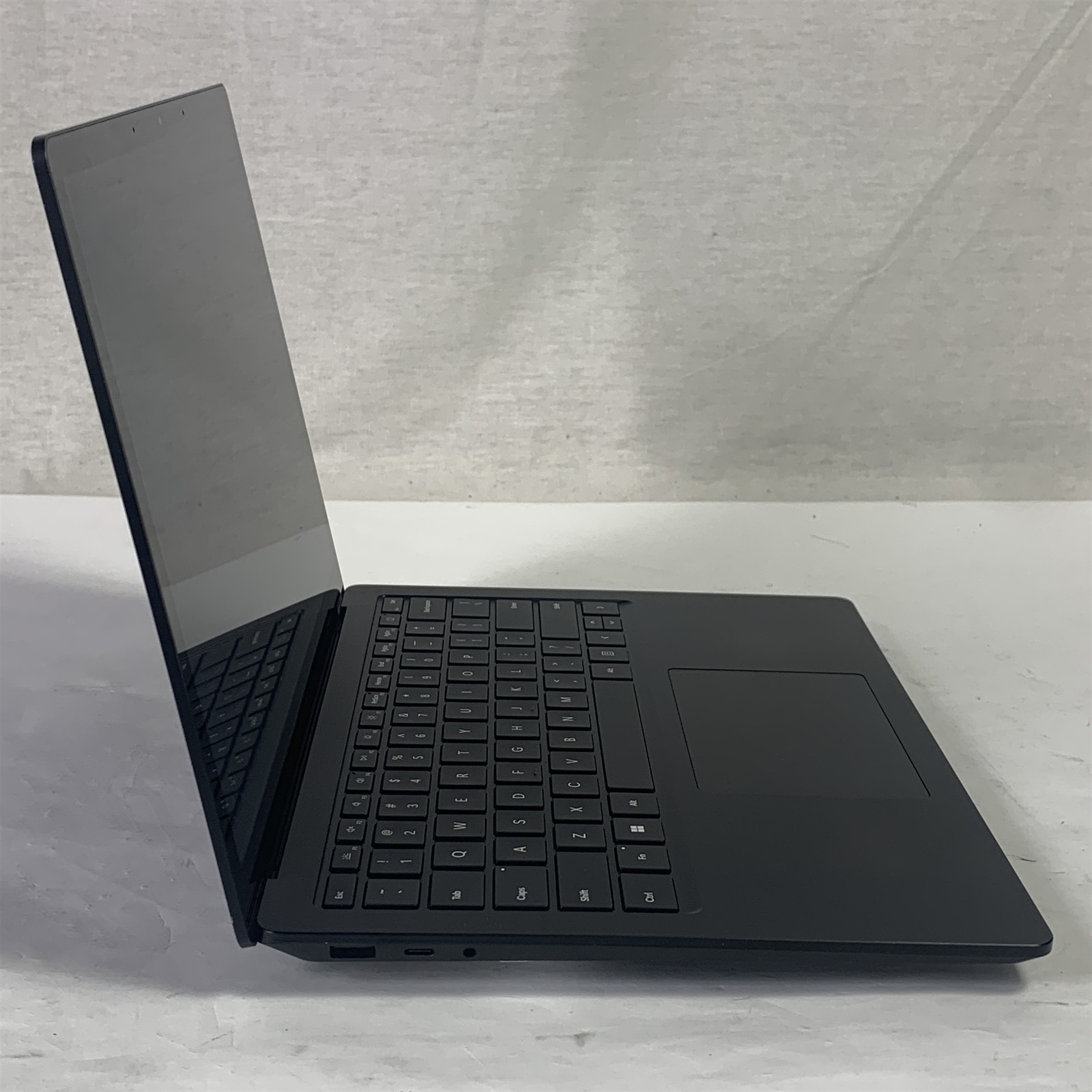 Microsoft Surface Laptop 5 1951 13.5″ i7-1265U 1.8GHz 16GB 256GB NVMe SSD -Win11