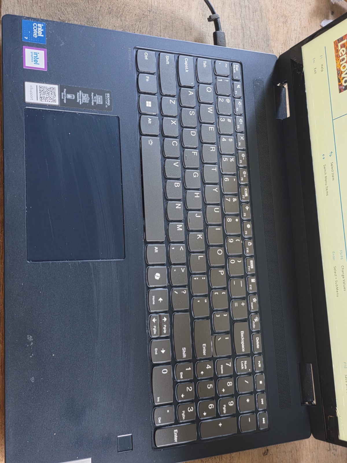 Lenovo IdeaPad Slim 5 16IRU9 2n1 16″ Touch , Intel Core 7 150u 16 gb Hinges