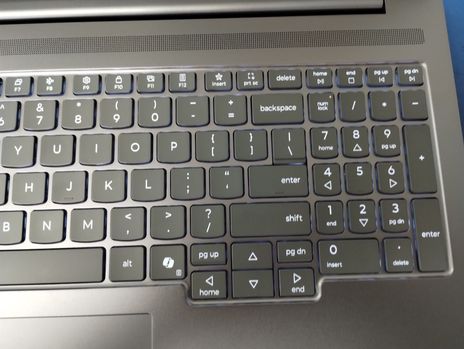 Lenovo IdeaPad Pro 5 16IAH10, Intel Core Ultra 9 285H, 32 GB RAM, 1 TB NVMe SSD