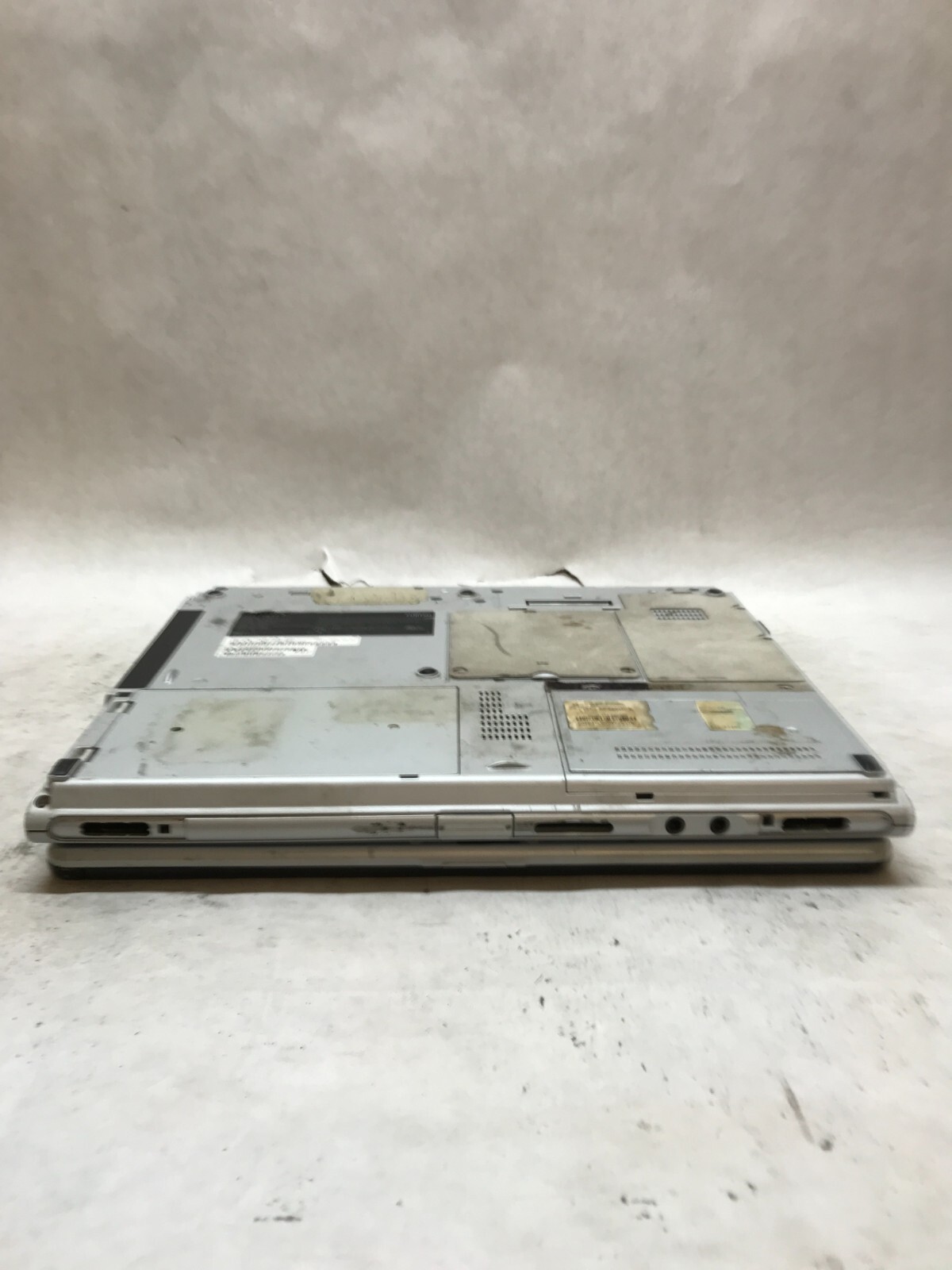 Fujitsu LifeBook T4215 12.1″ Core 2 T5600 1.83GHz 1GB RAM NO HDD/OS AS IS – -DW