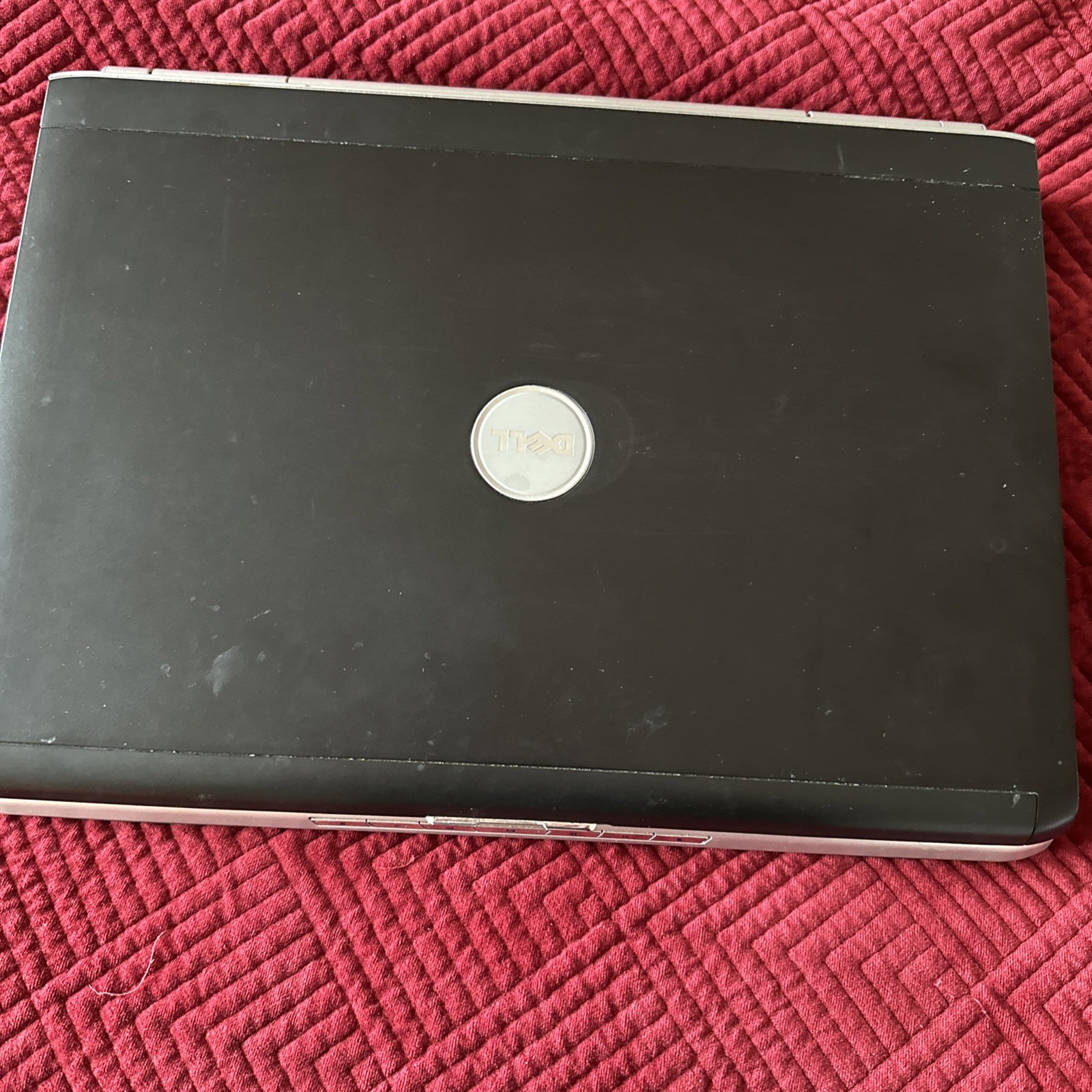 dell inspiron 1720 laptop 320 /2GB Linux Mint OS 21.3. Works. READ.