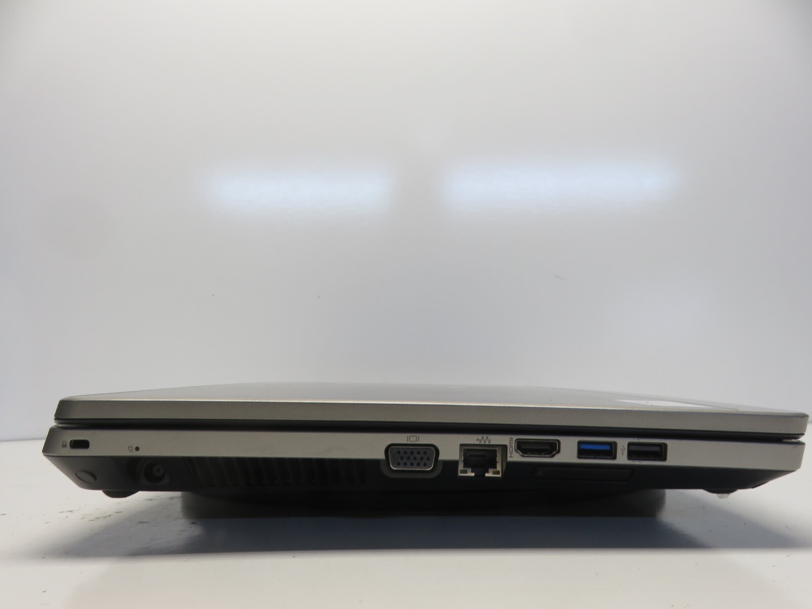 HP ProBook 4730S Intel i5-2450M 2.5GHz 4 GB NO HDD No Batt