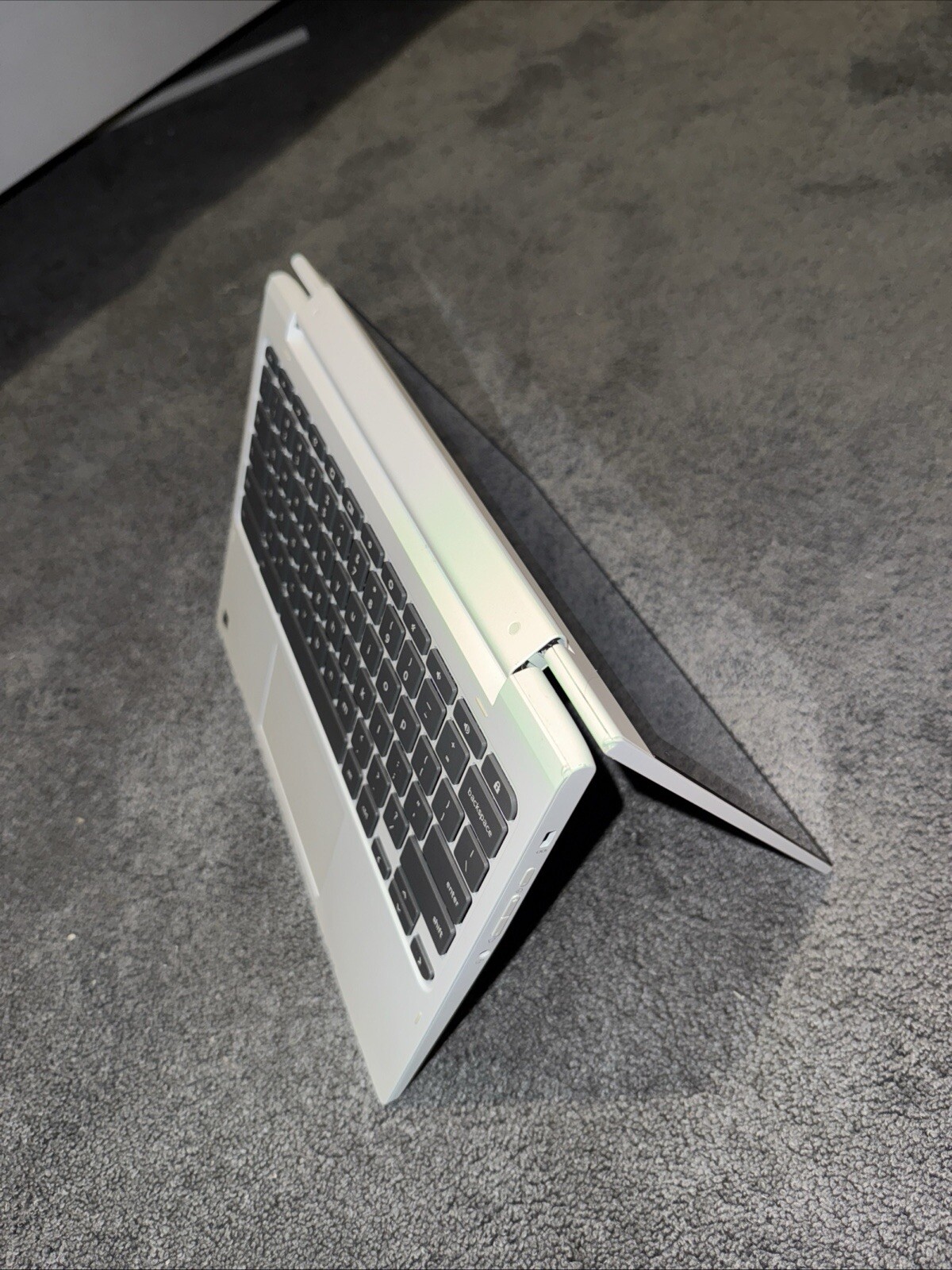 Lenovo Chromebook 2nd Gen white – Great Condition