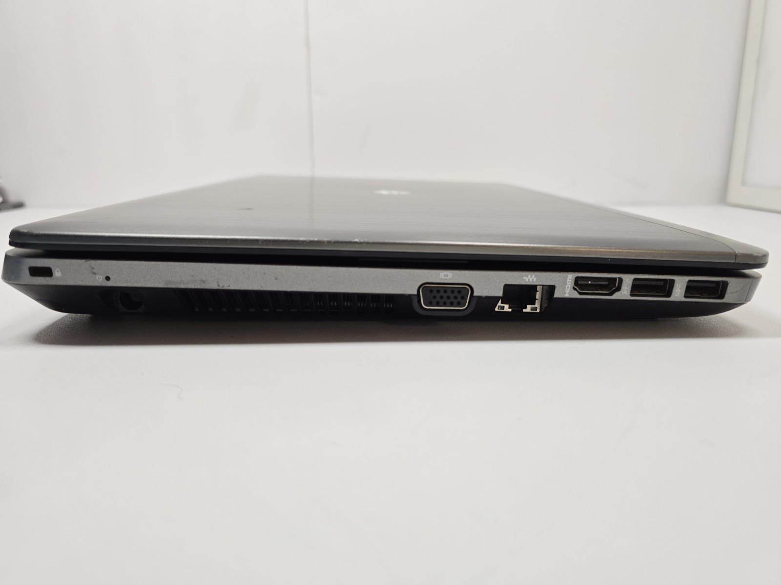 HP ProBook 4540s 15.6″ Laptop. Silver For Parts Only