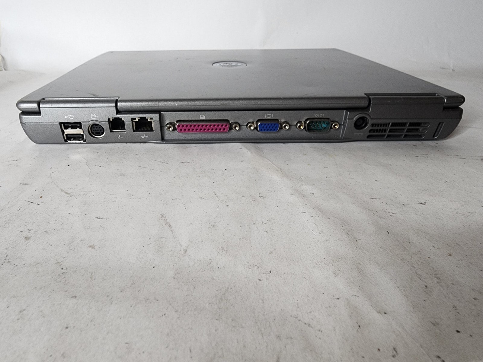 Dell Latitude D600 Pentium M 1.40GHz, No Hdd No Ram