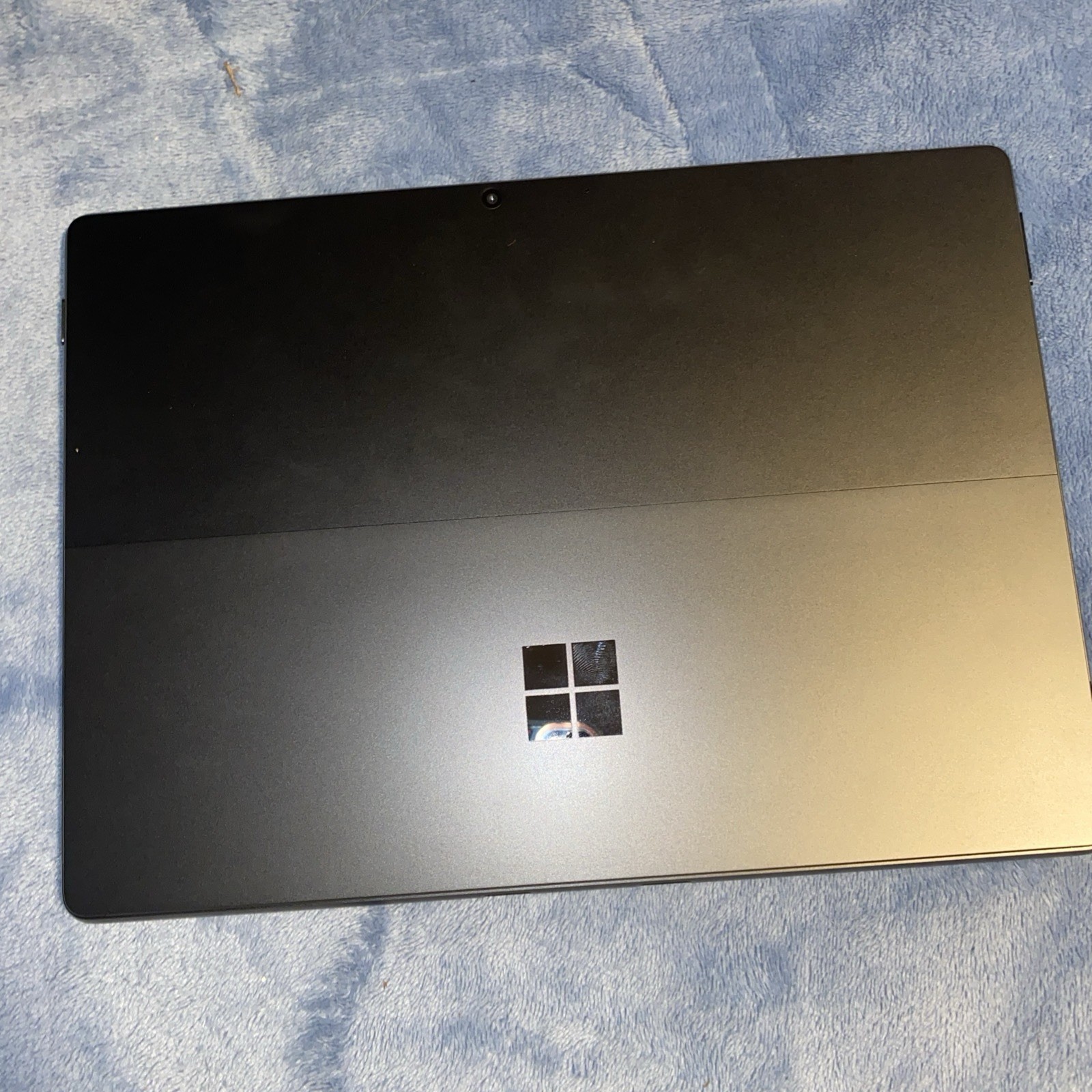 Microsoft Surface Pro 8 13″ (256GB SSD, Intel Core i5 11th Gen 4.20 GHz, 16GB)