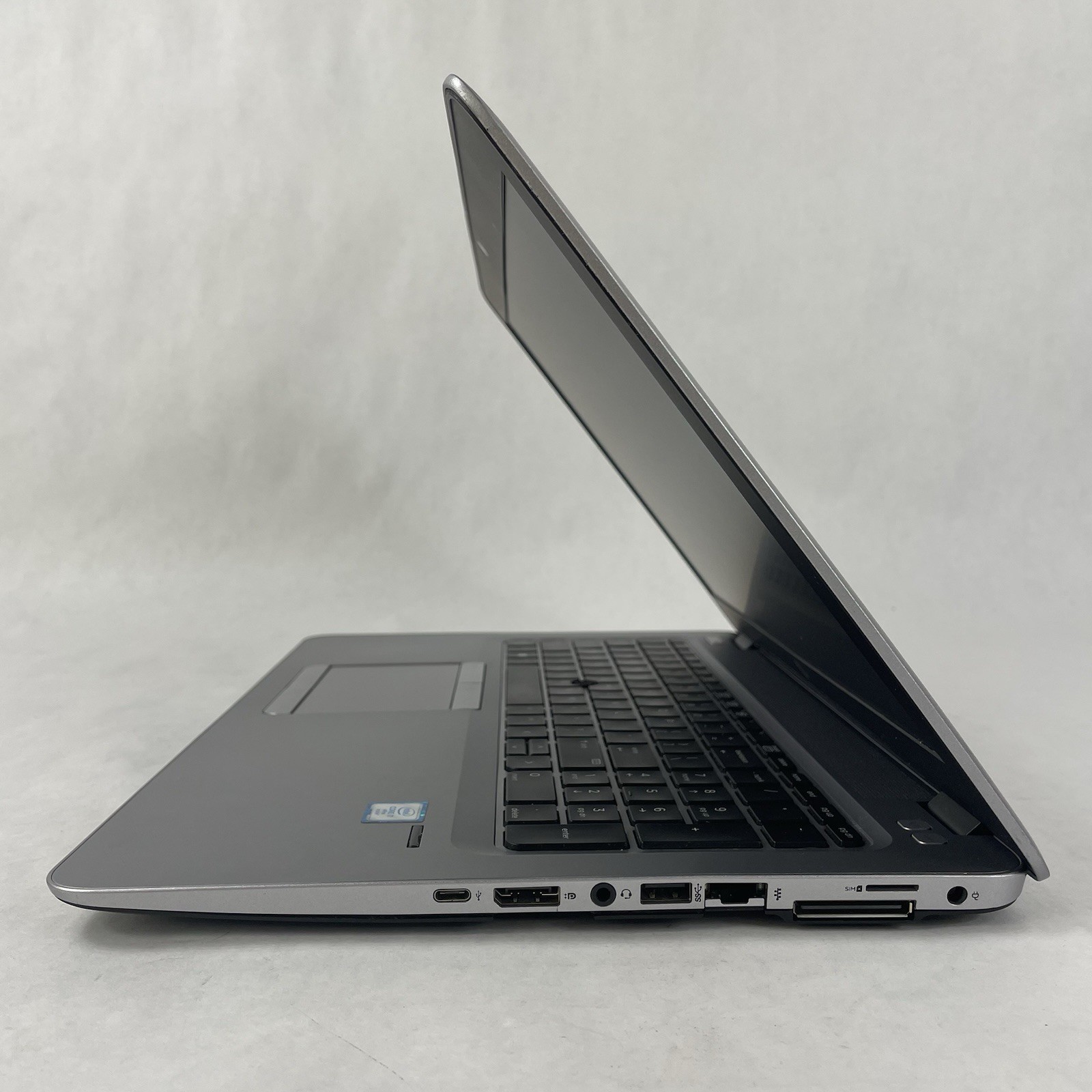 HP EliteBook 850 G3 15.6″ i7-6600U 2.60 GHz 16 GB RAM No SSD/OS/AC – Bad Bottom