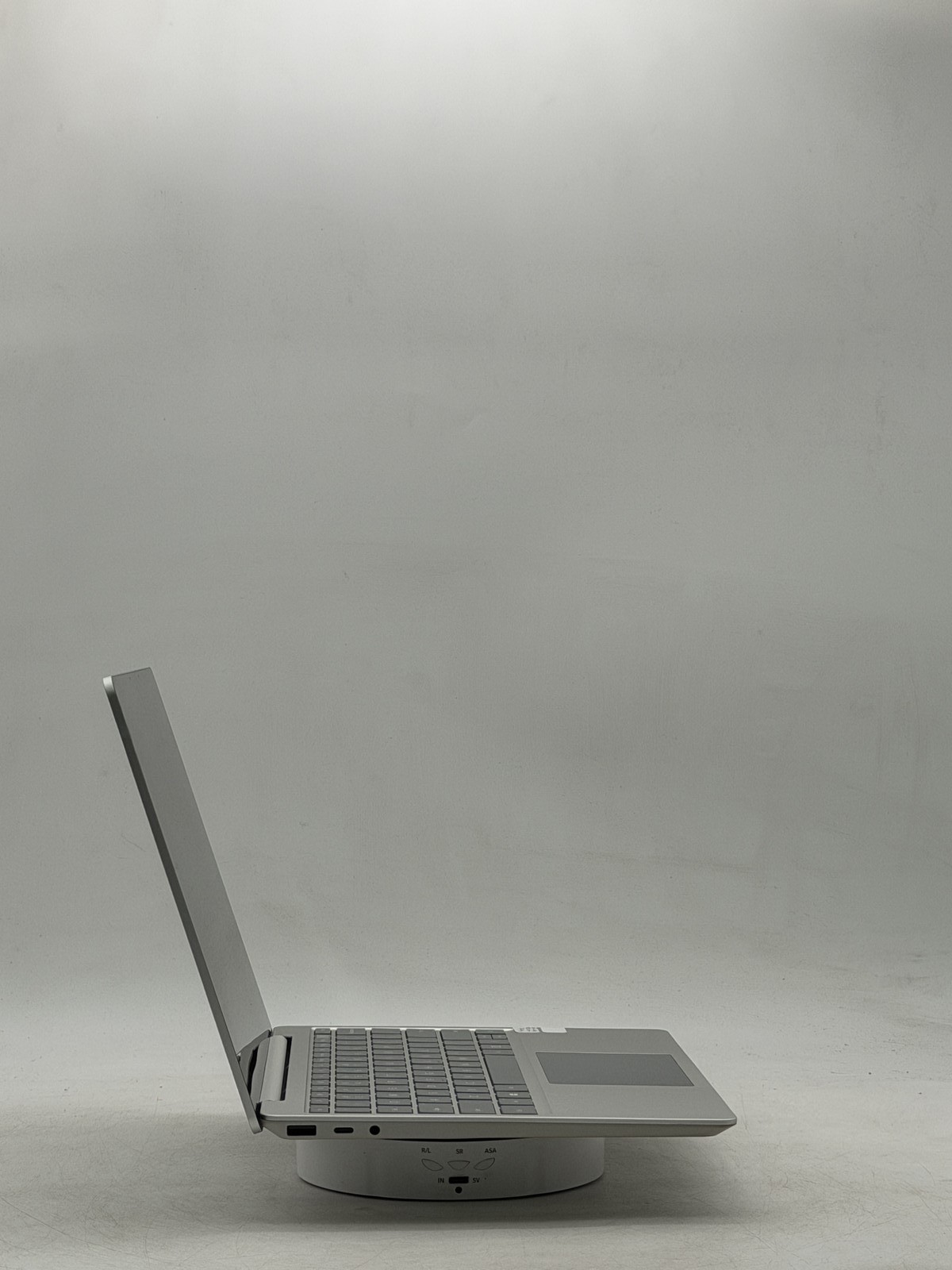 Microsoft Surface Laptop Go 12.3in i5-1035G1 16GB 256GB NO OS READ