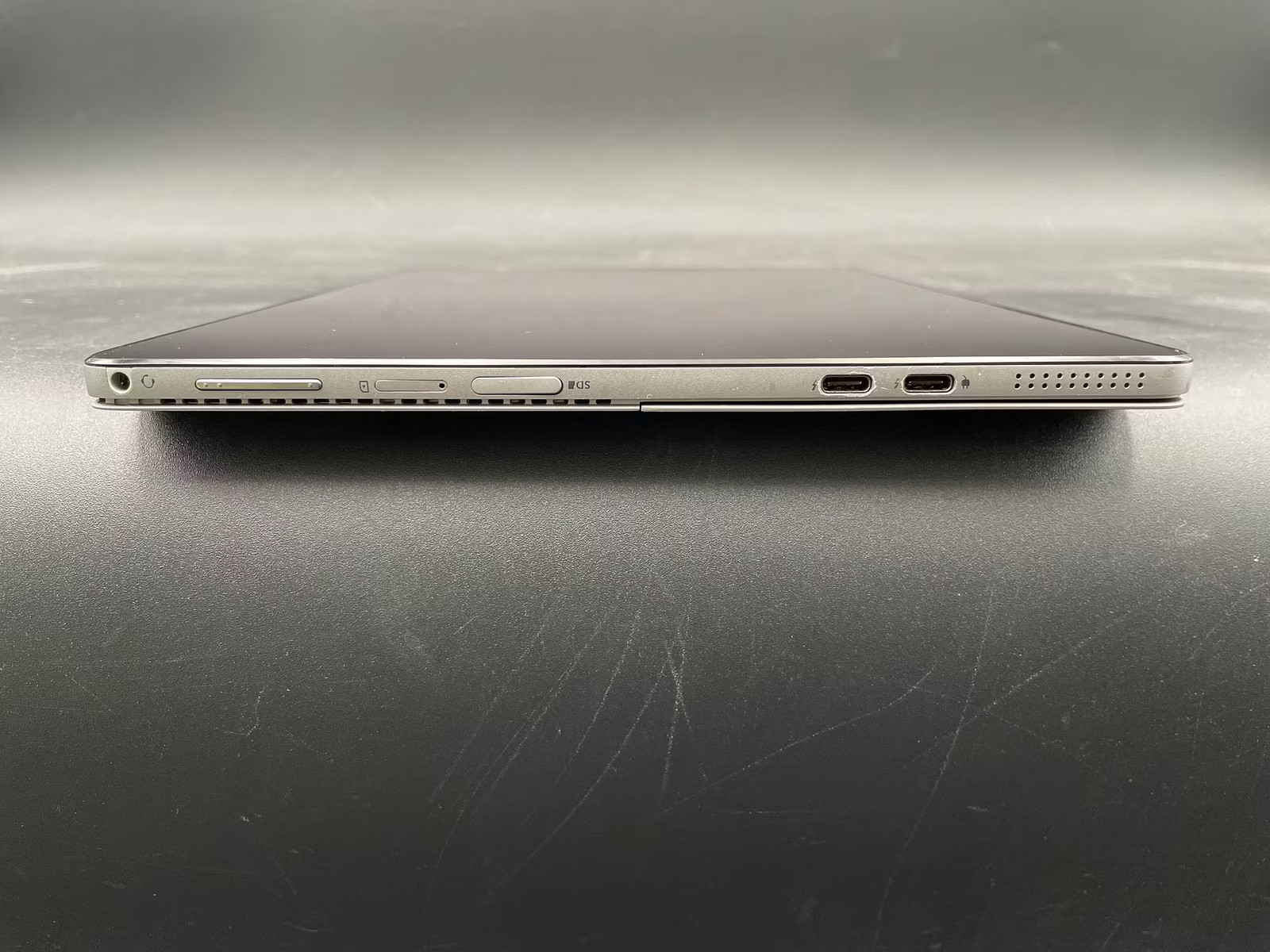 Dell Latitude 7210 Used 12.3″ (i5-10310U-16GB-256GB NVMe)