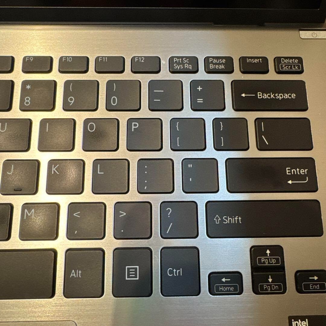 VAIO SX14 i5 1T/16G US-KB W11P Silver Windows11 Pro Intel Core i5 d728