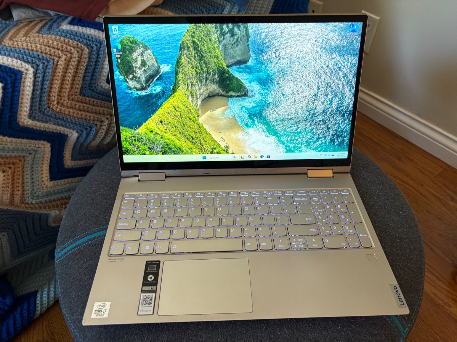 Lenovo Yoga C740 2-1 Touchscreen i7 10th Gen/12gigs/ 512SSD—–cosmetic