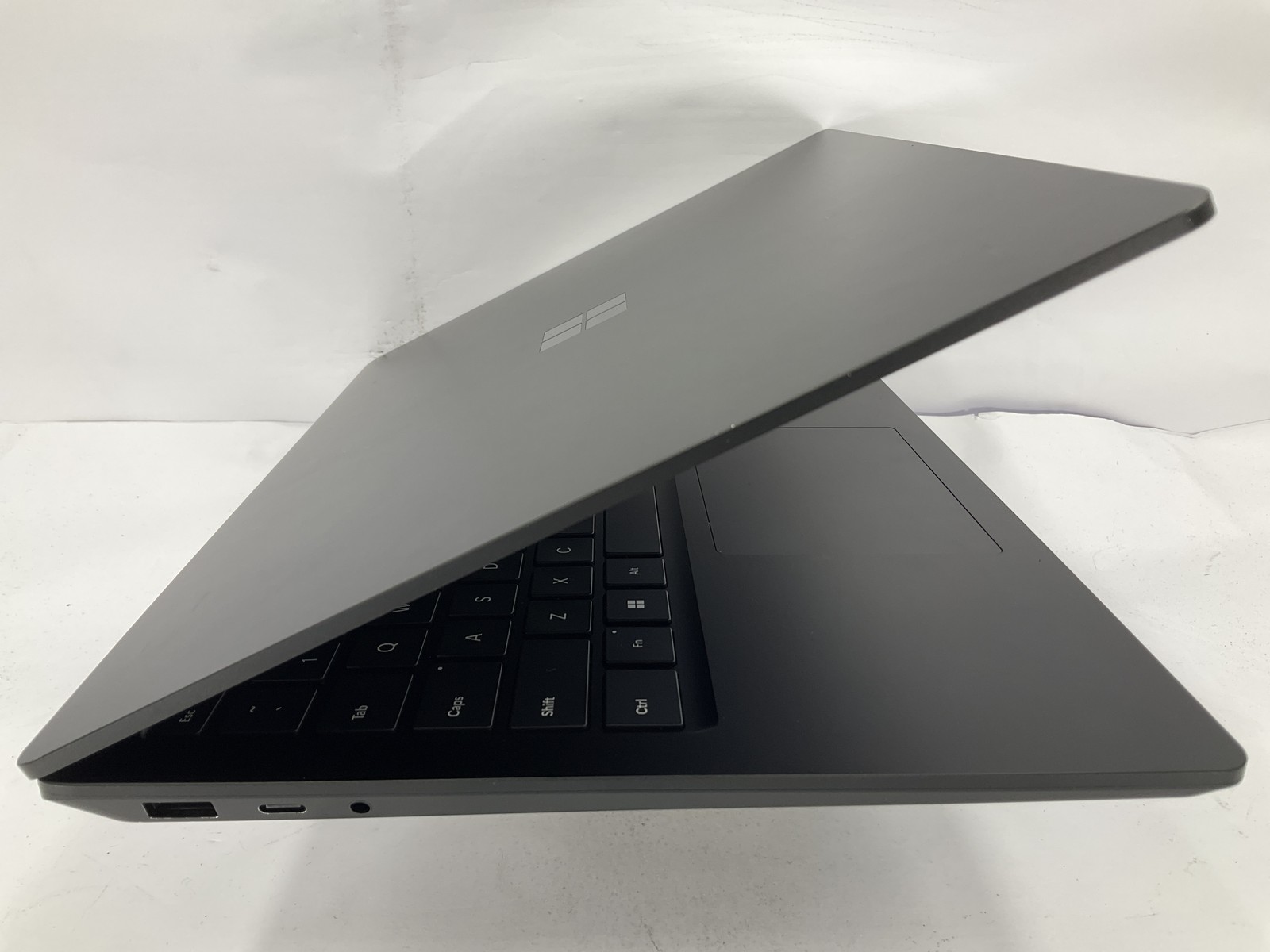 Microsoft Surface Laptop 5 13.5″ Core i7-1265U 512GB 32GB Win 11 Pro