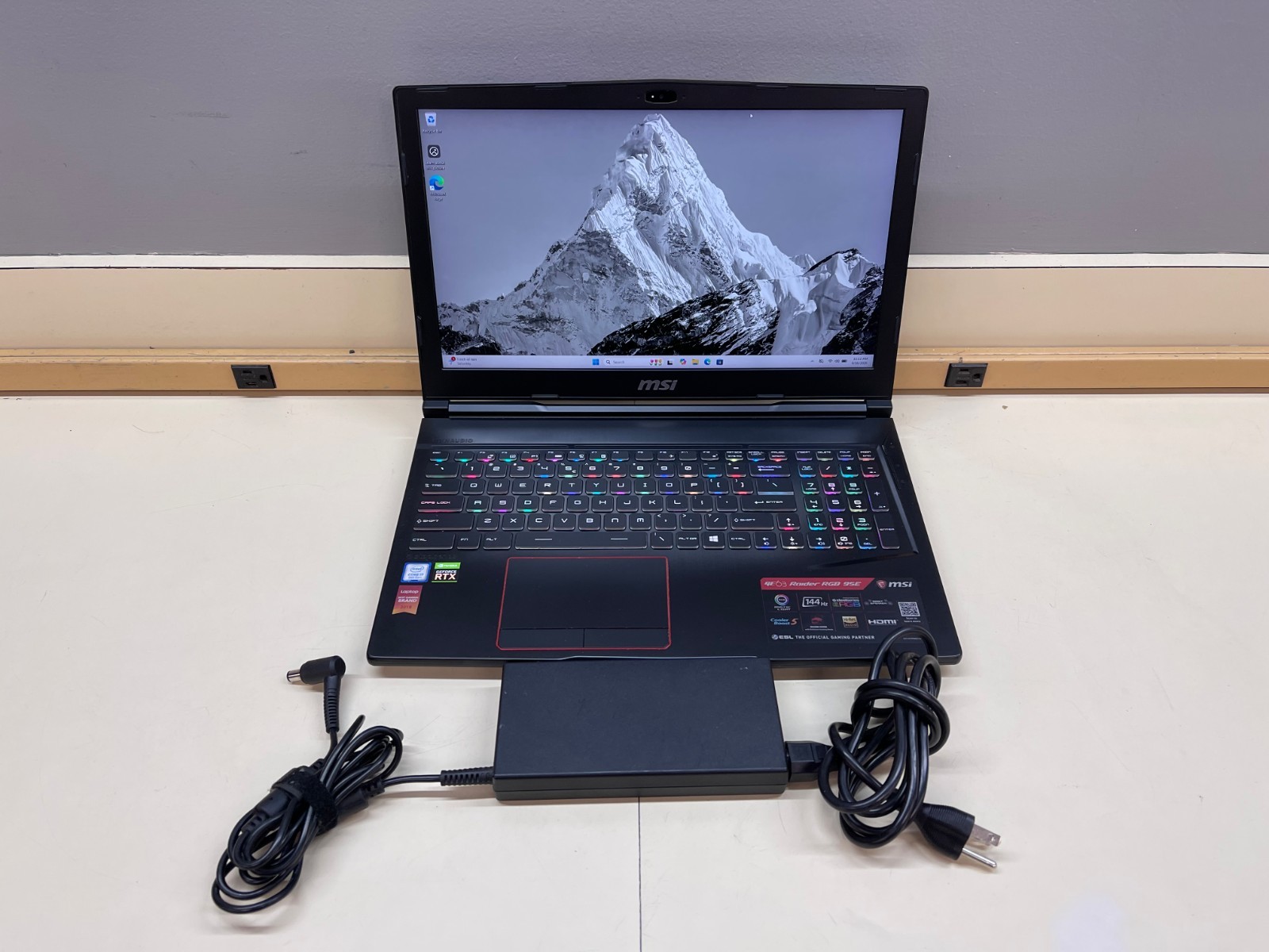 MSI GE63 Raider RGB 9SE GeForce RTX 2060 i7-9750H 32GB RAM 500GB SSD 1TB HDD