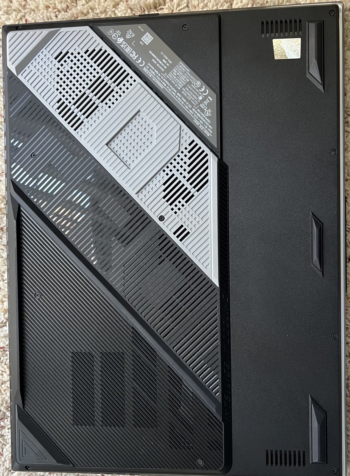Asus ROG Strix Scar 18 G834 240Hz QHD+ 2024 i9-14900HX 32GB 1TB RTX 4080