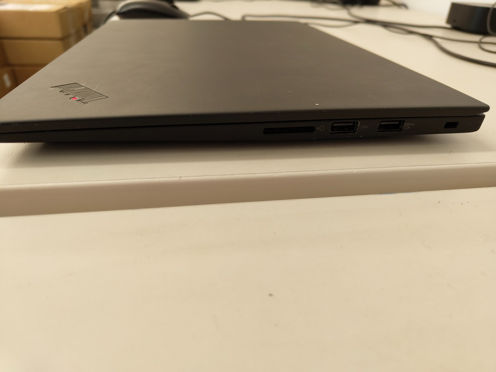Lenovo ThinkPad P1 Gen 3 i9-10885H 32GB 15.6″ 1TB 1920×1080 NVIDIA T2000