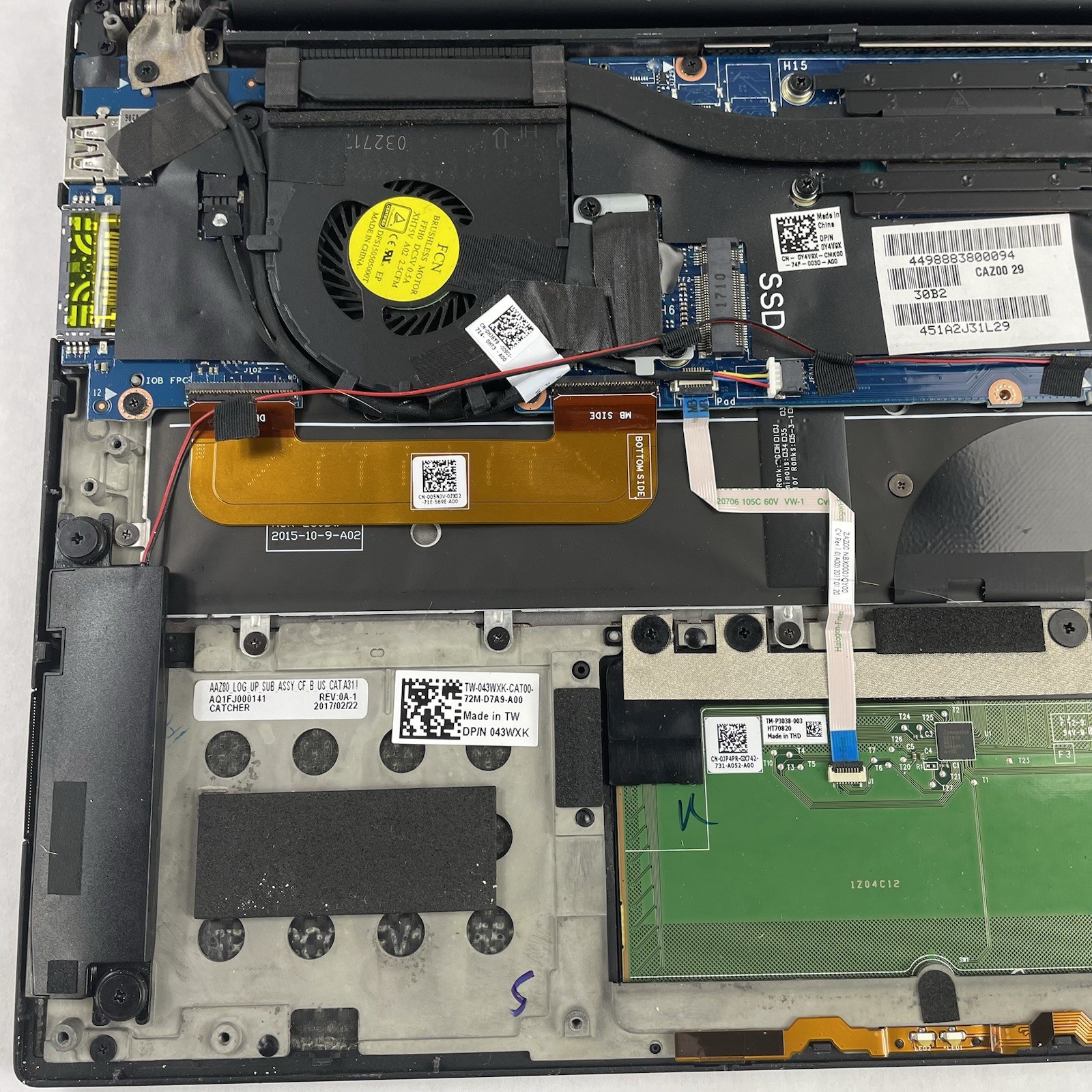 Dell XPS 13 9360 13.3″ i5-7200U 2.50 GHz 4 GB RAM No SSD/OS/AC/Battery