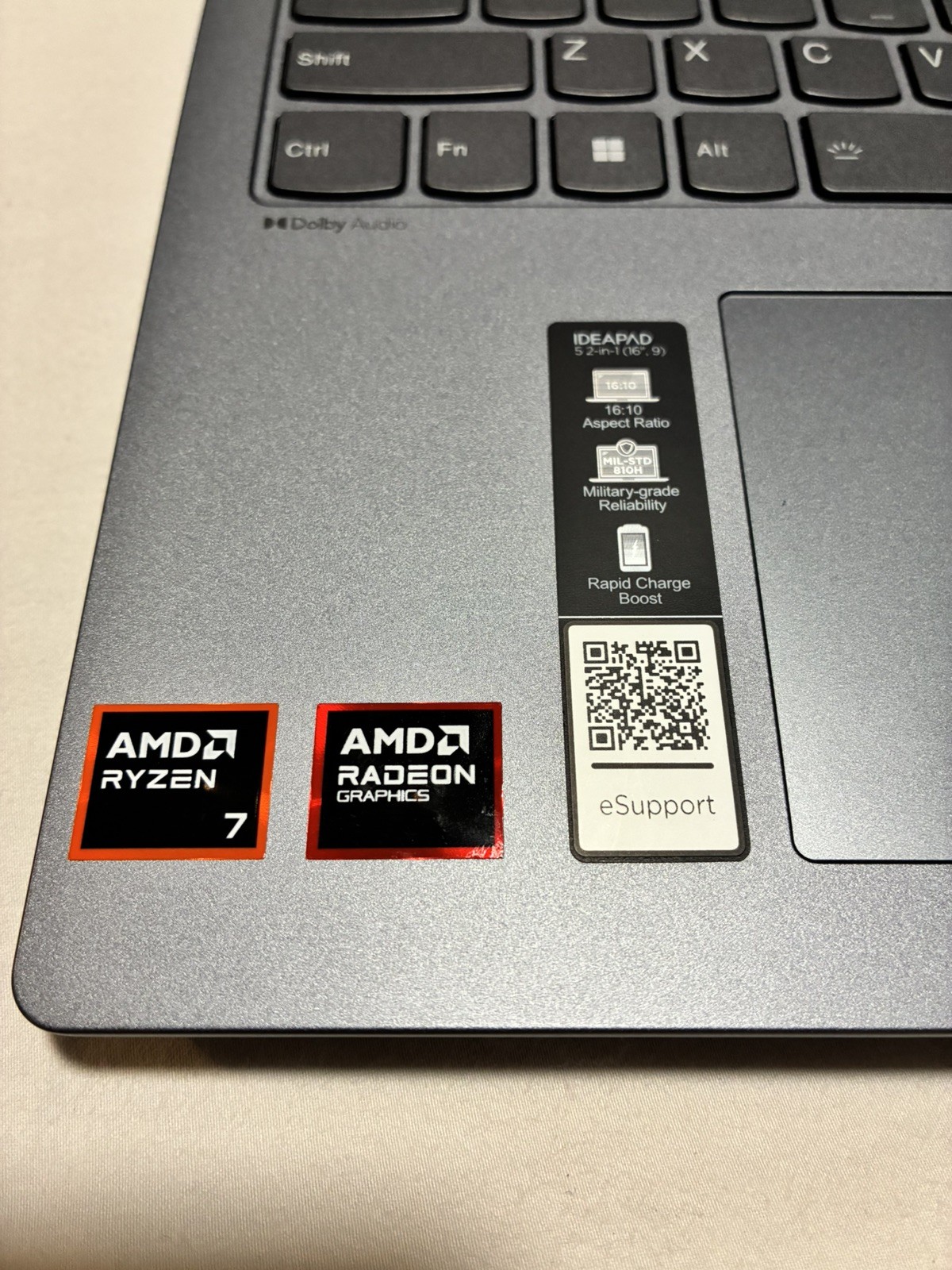 Lenovo IdeaPad 5 2 in 1, 16″ IPS Glass, Ryzen 7 8845HS, Radeon 780M w/case