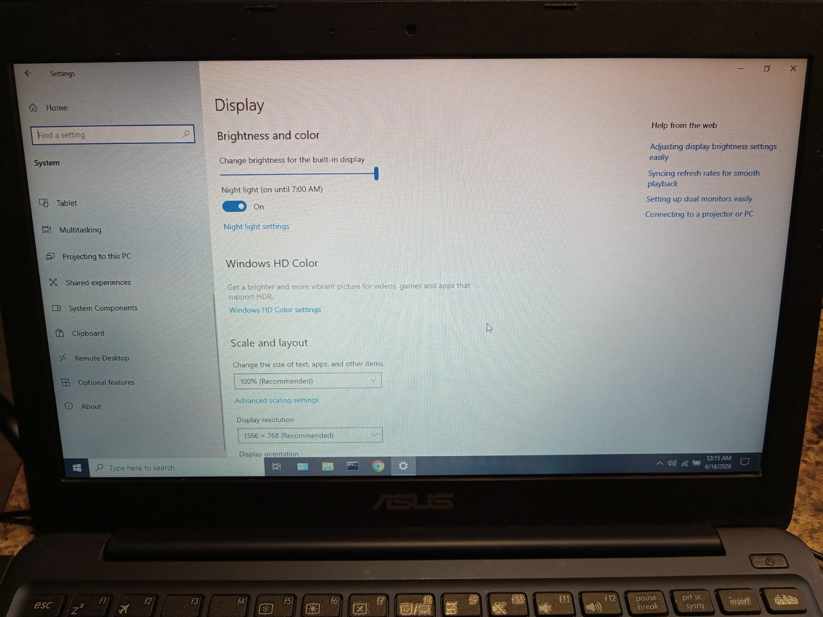 ASUS X205TA 11.6 inch, Intel Atom Z3735F, 2GB RAM / 32GB eMMC SSD / No battery