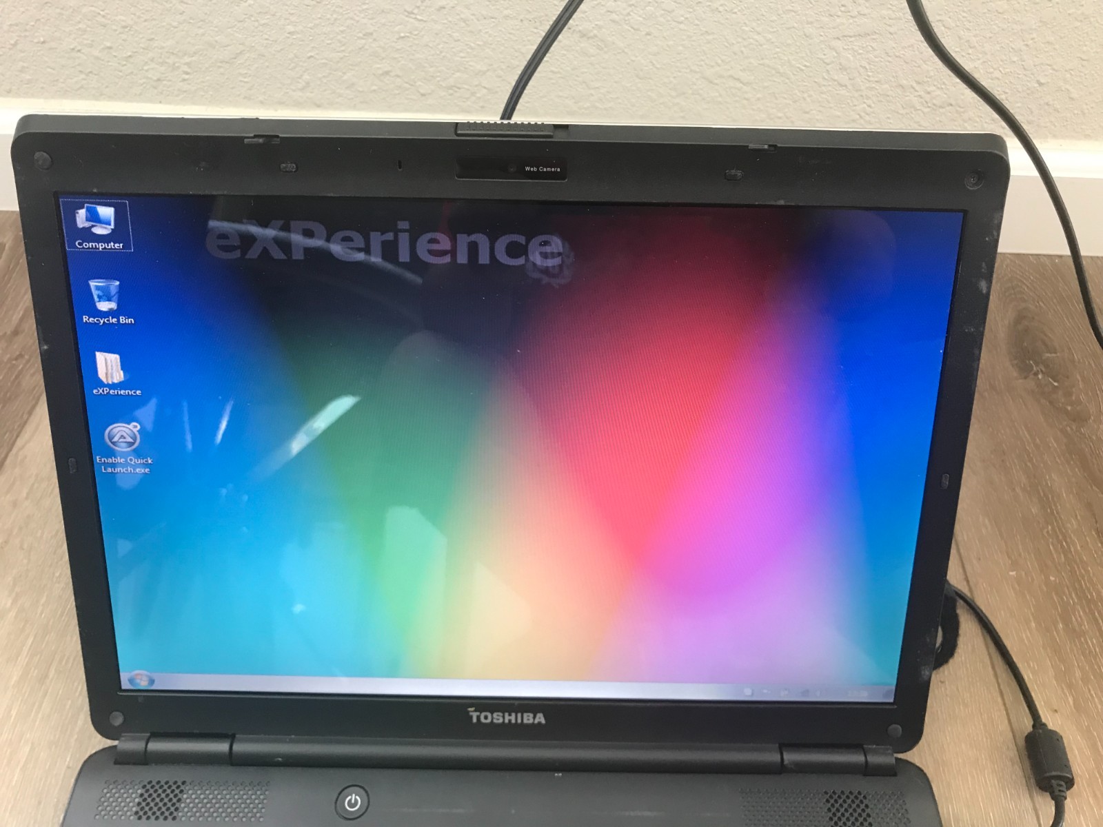 Toshiba Satellite L300D AMD Athlon 64×2 Dual-Core TK-57 1.90GHz 4GB RAM 160GB