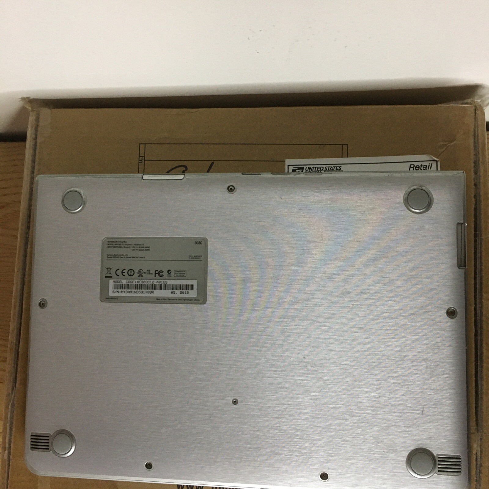 Samsung Chrome Book XE303C12-A01US For Parts Only Doesn’t Power On No Charger
