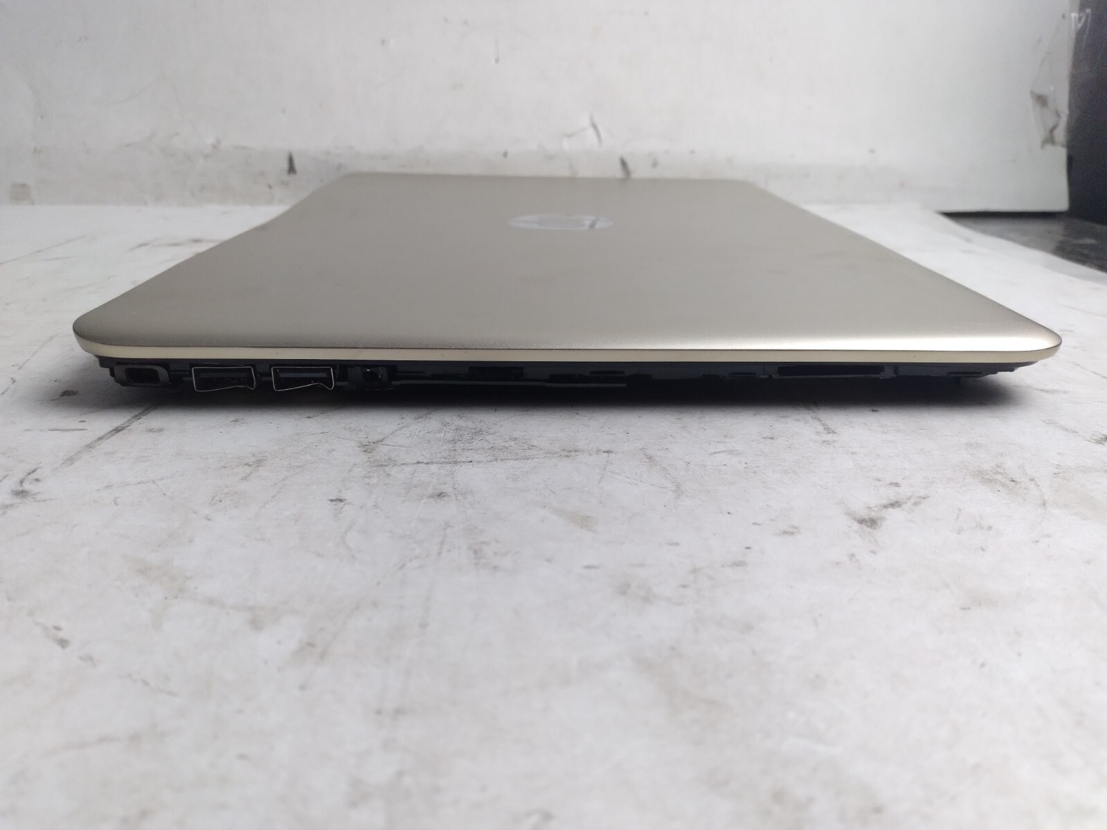 HP Pavilion w/i3-6100U, 4GB RAM, 13.2″ Laptop for Parts #2295