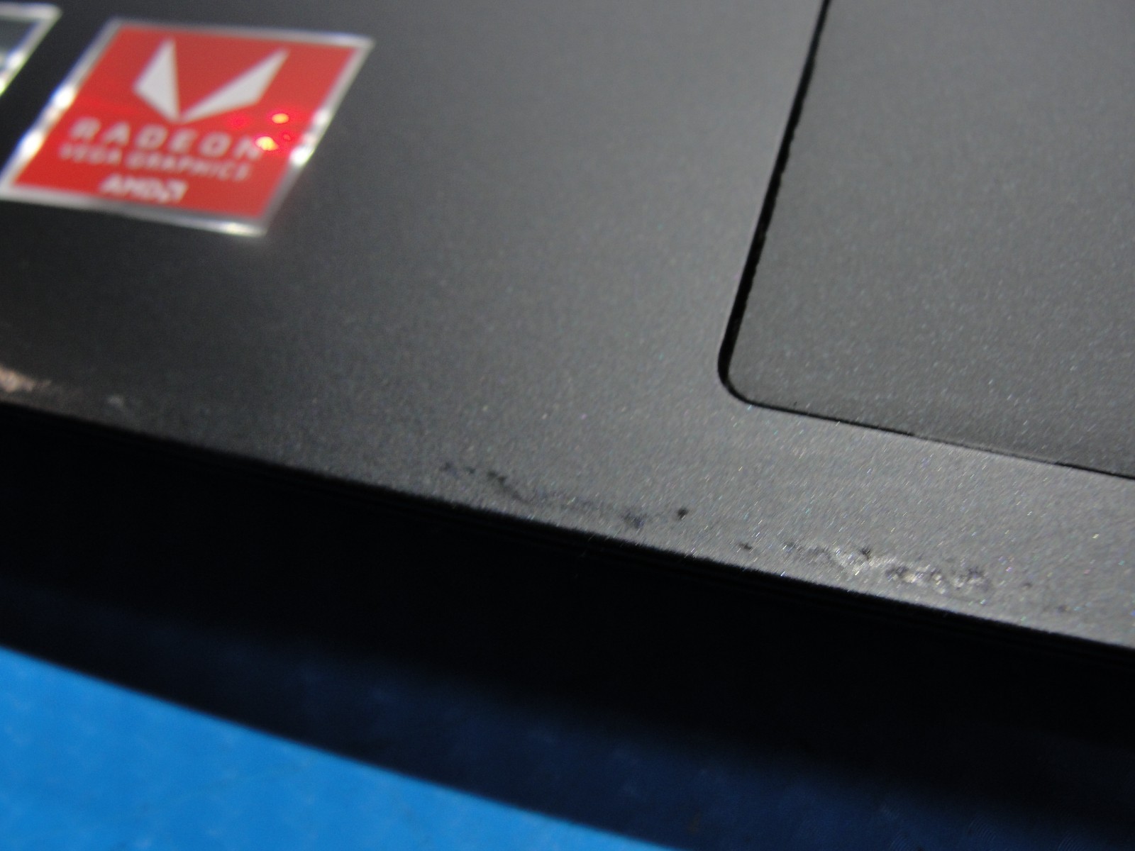 Lenovo ThinkPad E585 15.6” FHD AMD Ryzen 3 2200U 2.5GHz 4GB 240GB SSD
