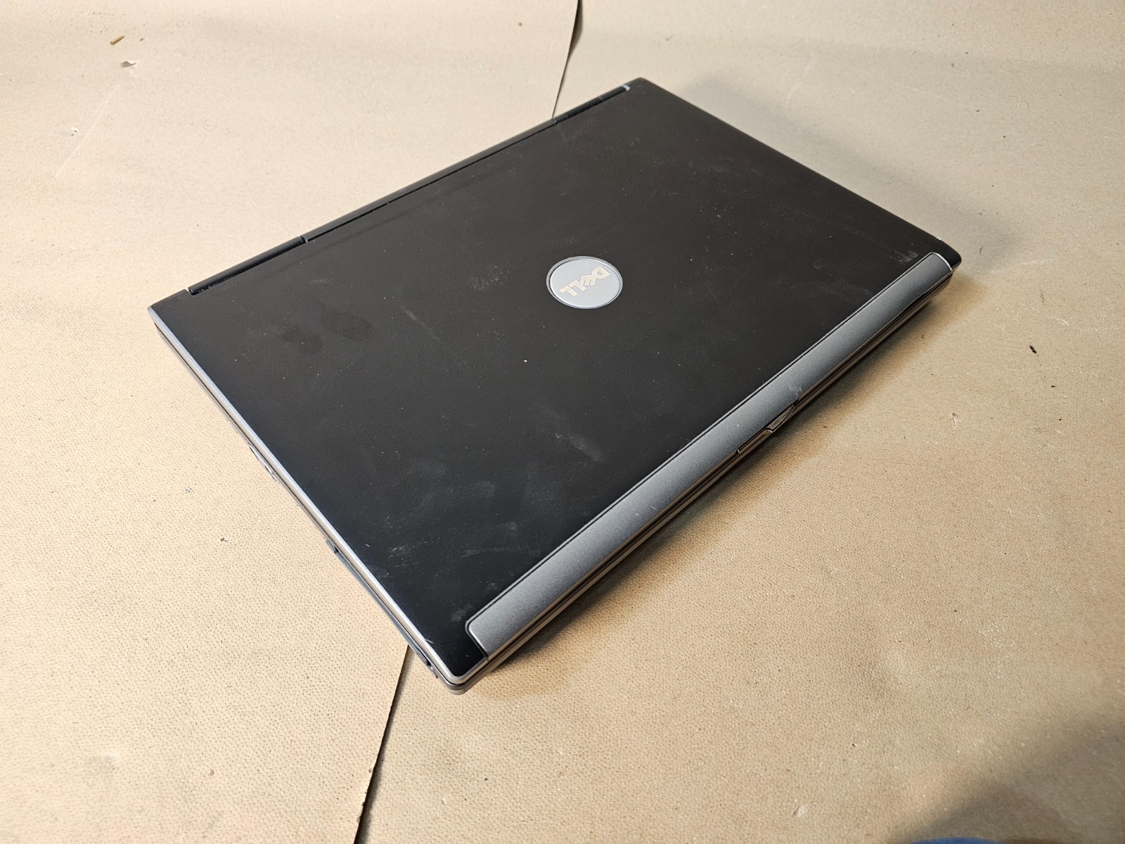 Vintage Dell Latitude D620 14.1″ Core Duo 2GHz 2GB DDR2 250GB SSD No OS