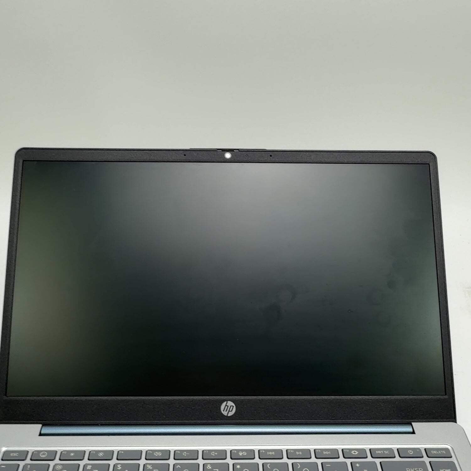 HP Laptop 14-EM0002WM 14″ Athlon Silver 7120U 2.4GHz 4GB RAM 128GB SSD