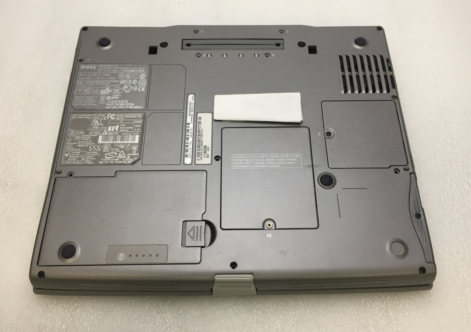 Vintage Dell Latitude D600 Intel Pentium M 1.40GHz 512MB RAM No HDD/OS No BATT