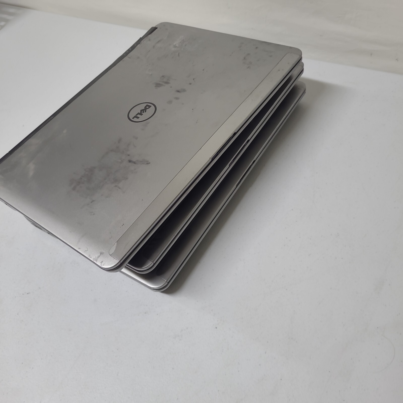 Dell Latitude Laptops E6440 14″ NO OS NO HDD READ AS IS CRACKED SCREENS