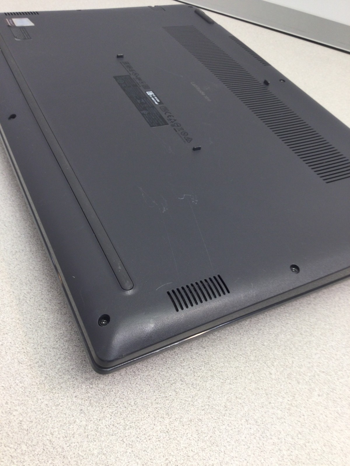 Dell Latitude 3510 15.6″intel core i5-10210U 1.60GHz 8GB RAM 256GB SSD W11P