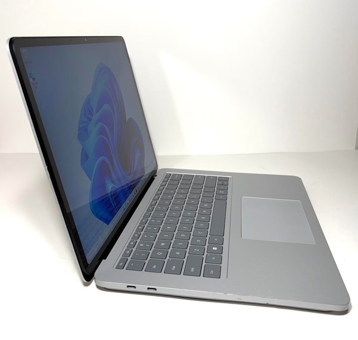 Microsoft Surface Laptop Studio 14.4” Touch Screen Intel Core i7 16GB Memory