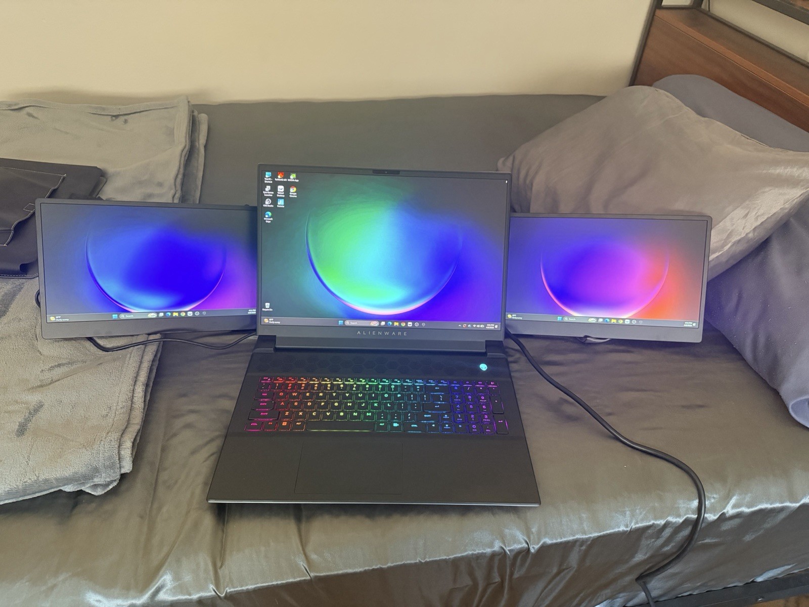 Dell Alienware M18 R1 13th Gen i9-13900HX 64GB 2TB RTX 4080 1920×1200 480Hz