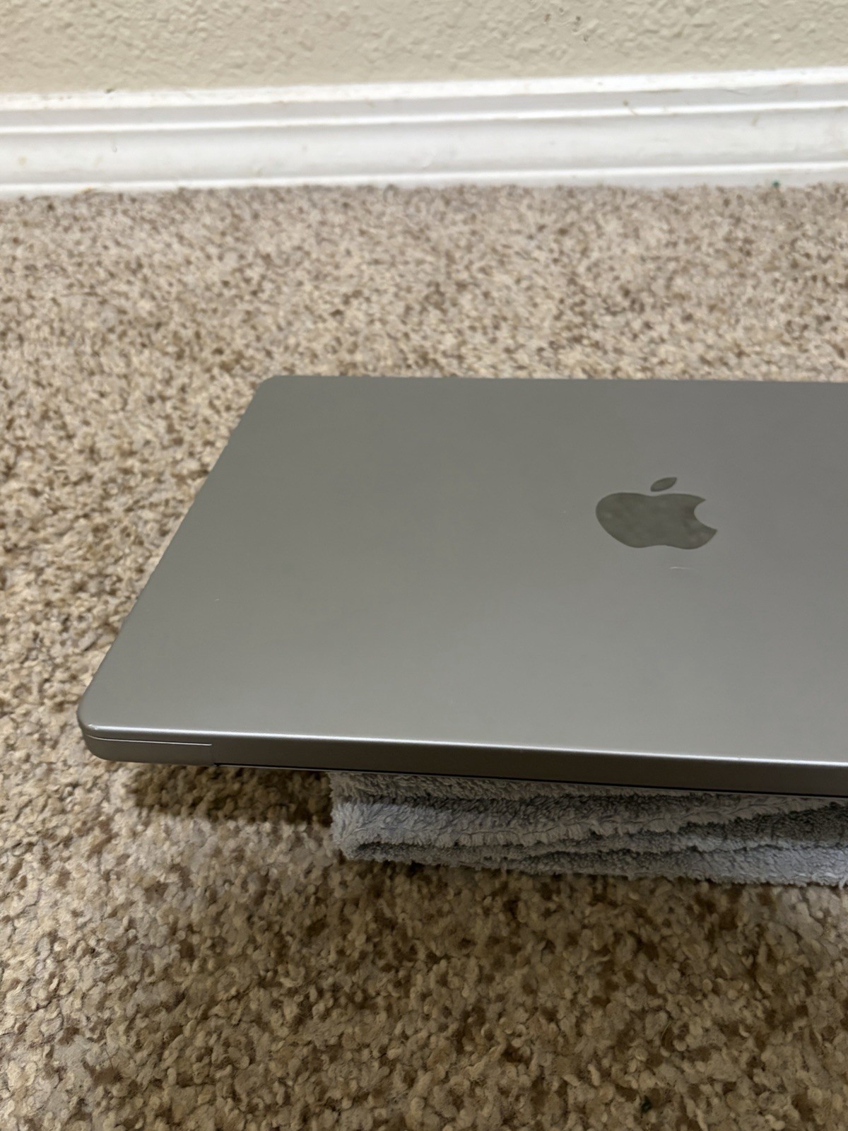 Apple MacBook Pro (14-inch) [M2 Pro] (2023) 16GB RAM 512GB SSD FOR PARTS READ