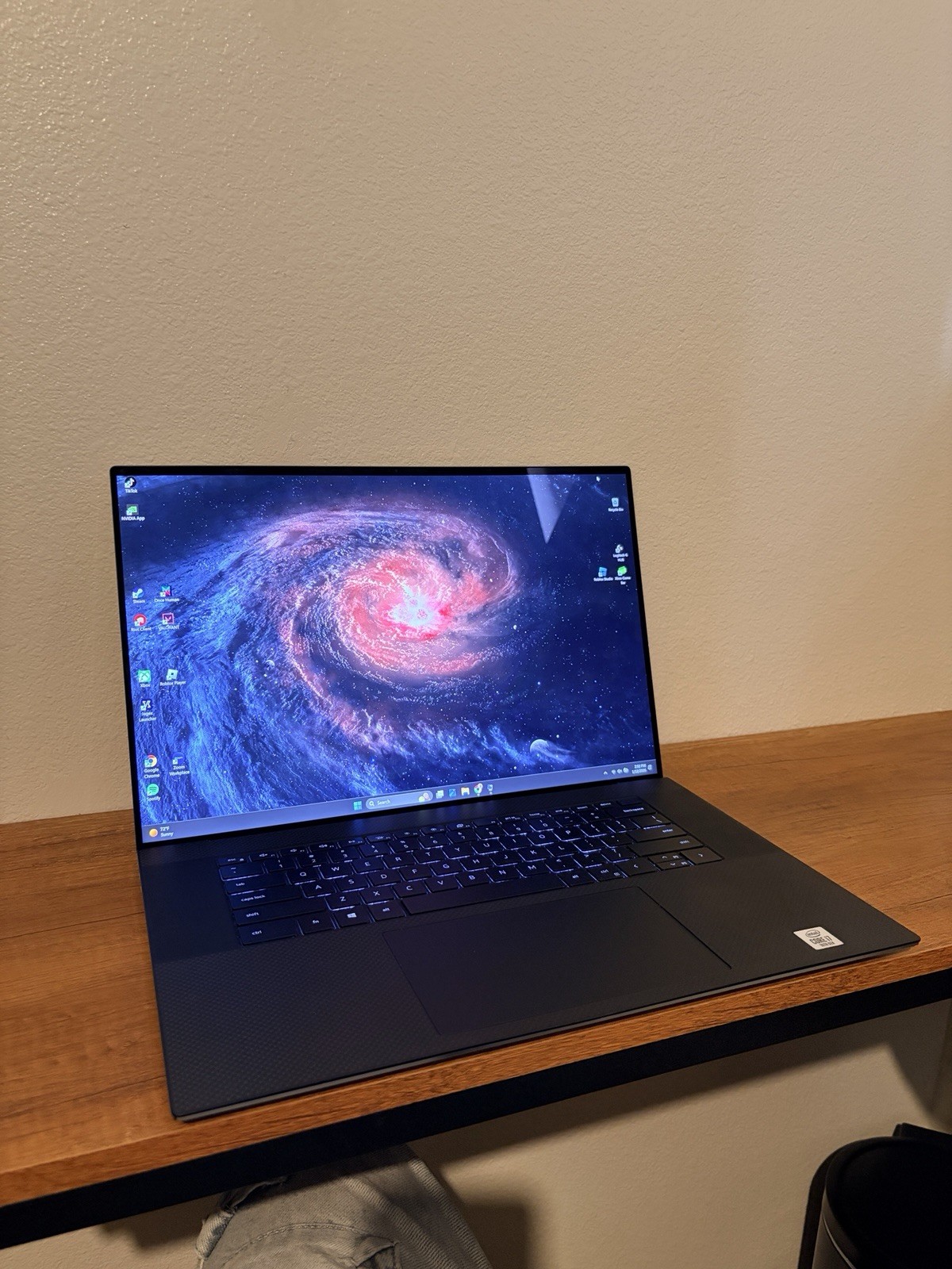 High-End Dell XPS 17 – i7, 32GB RAM, 2TB SSD, RTX 2060 (Excellent Condition)