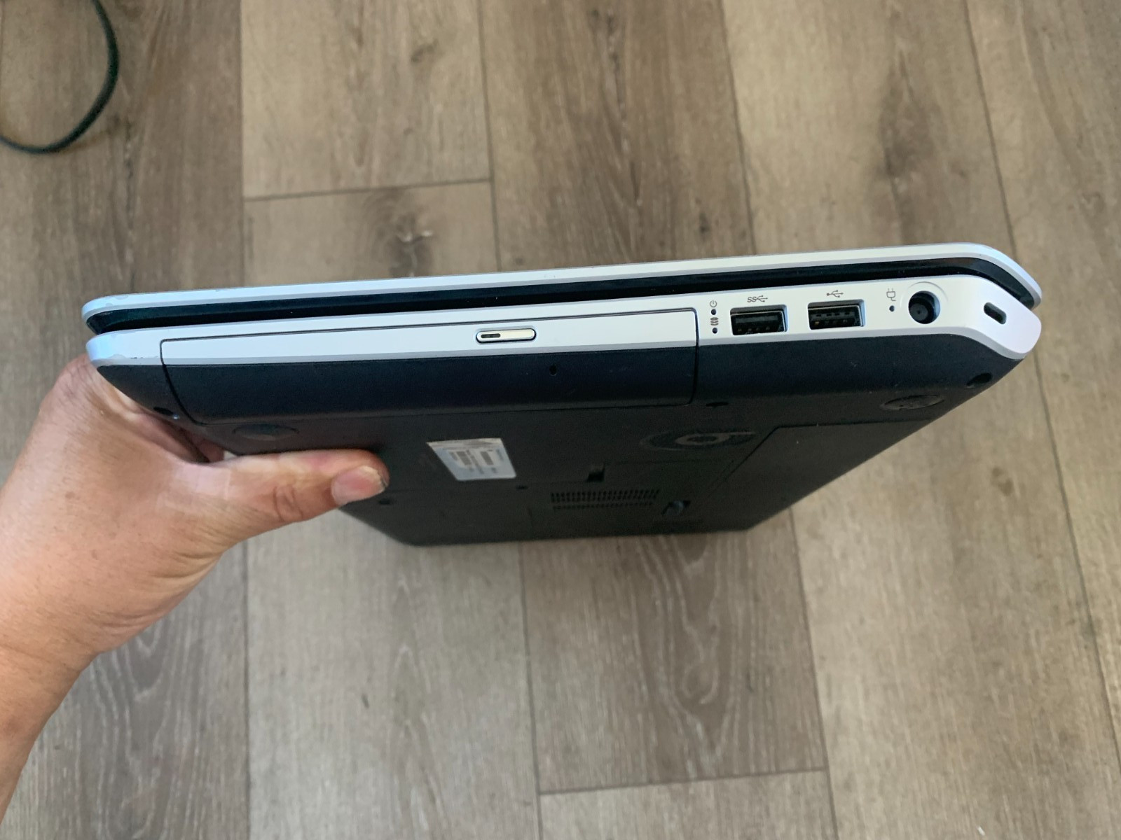 HP Pavilion dv6 15.6″ AMD A6-4400M APU Radeon 2.70GHz 4GB RAM 320GB HDD Win 10