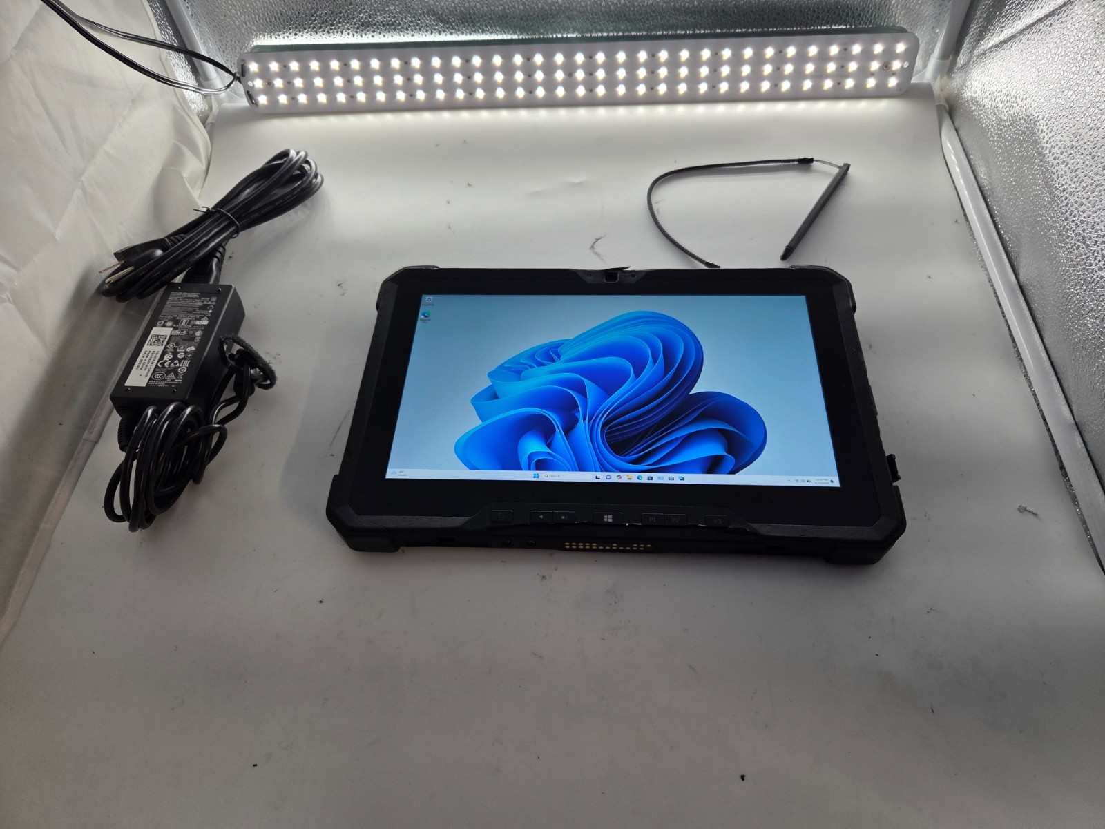 Latitude7212 Rugged w/2 Batteries&Stylus.i5-8350U8GB.128GB M.2.11.6″FHD Touch.