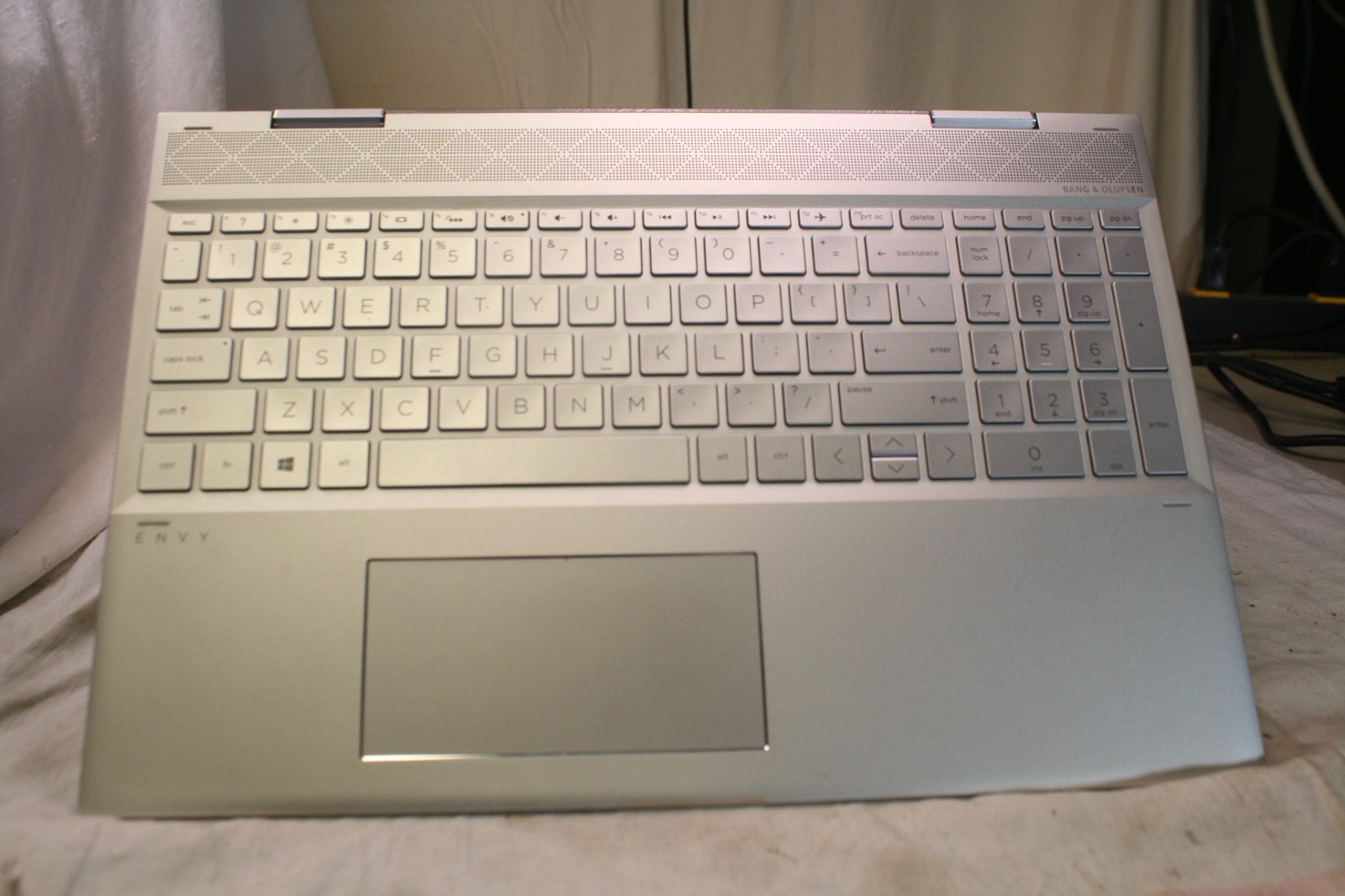 HP ENVY x360 Convertible 15m-cn0xx 15″ Core i5-8250U 1.6GHz 16GBRAM 256SSD Touch
